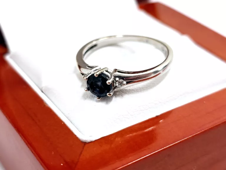 zloty-pierscionek-z-diamentami-oraz-topazem-pr585-r16-239g-waga-125