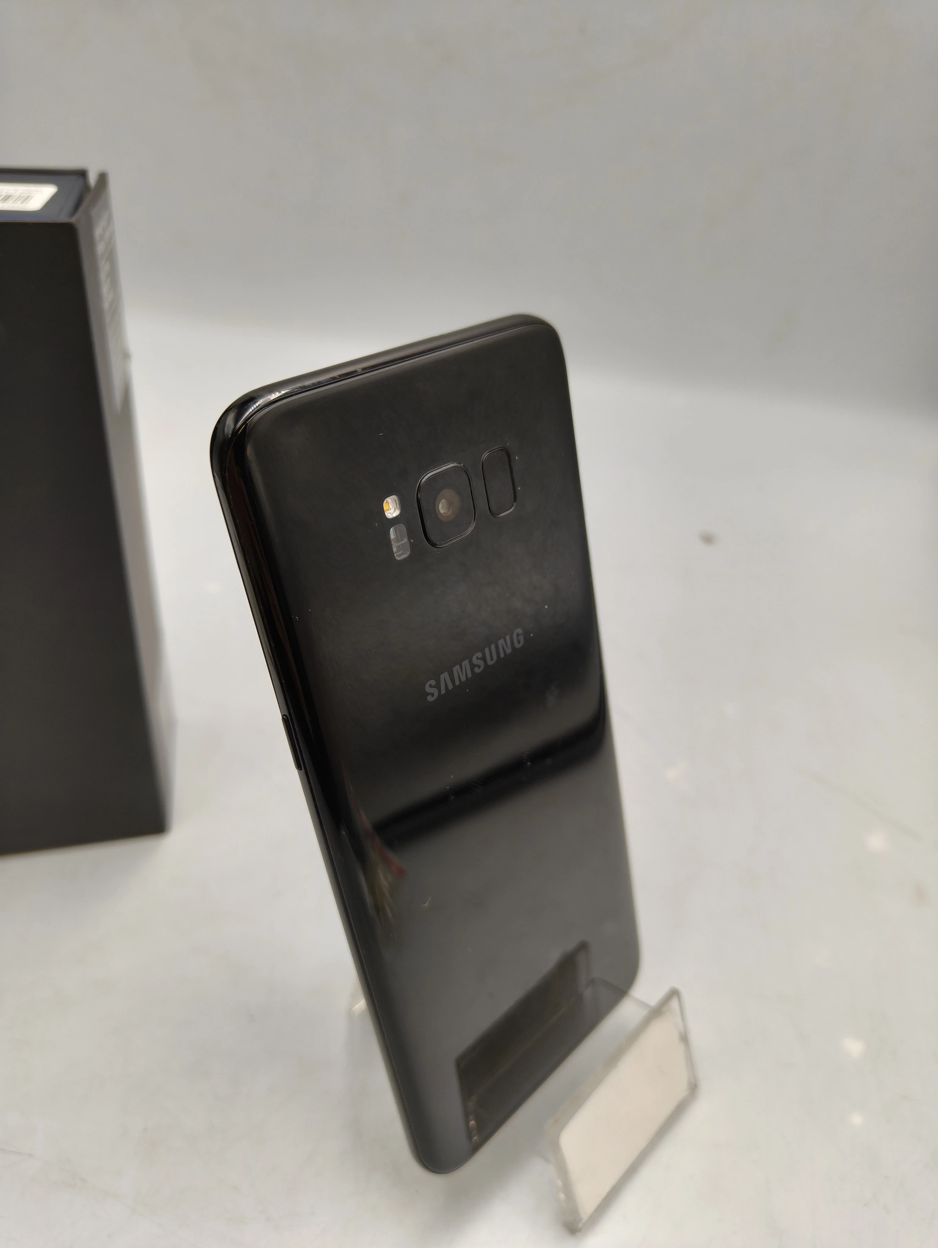 telefon-samsung-galaxy-s8-464gb-stan-11323-2