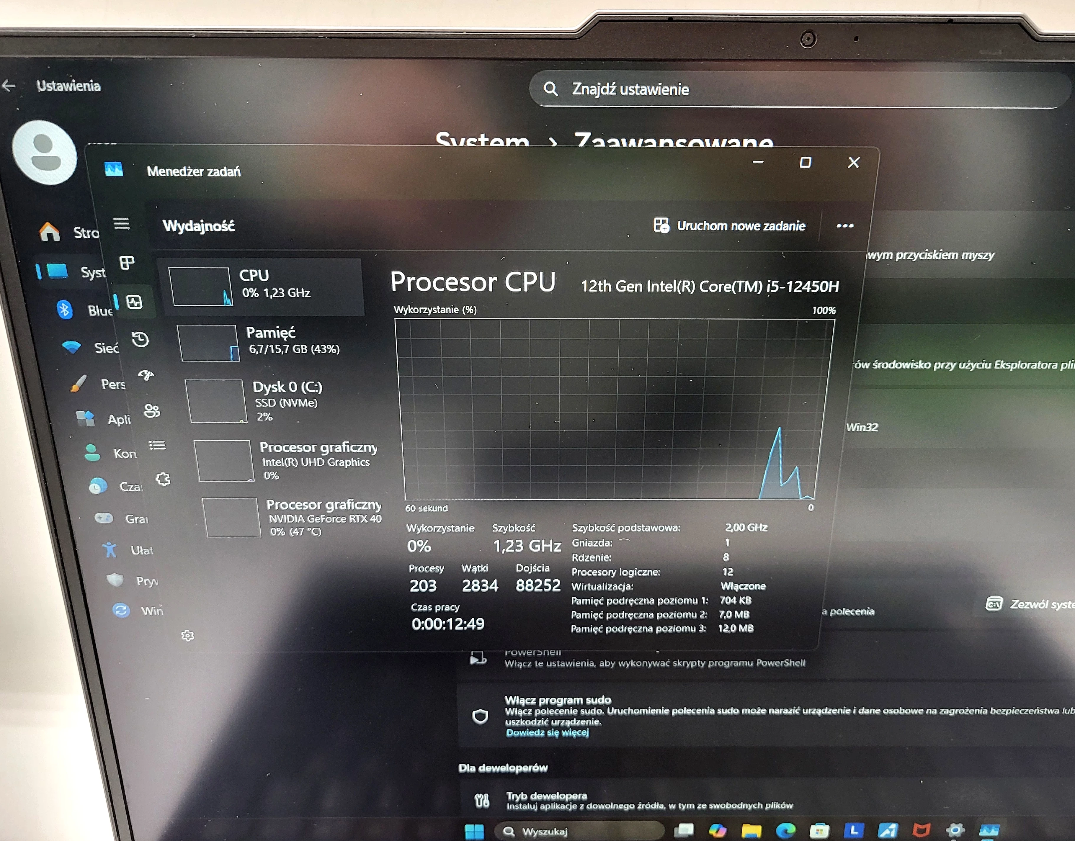 laptop-lenovo-legion-slim-5-16irh8-i516gbrtx4050512gbssd-win-11-przekatna-ekranu-1600