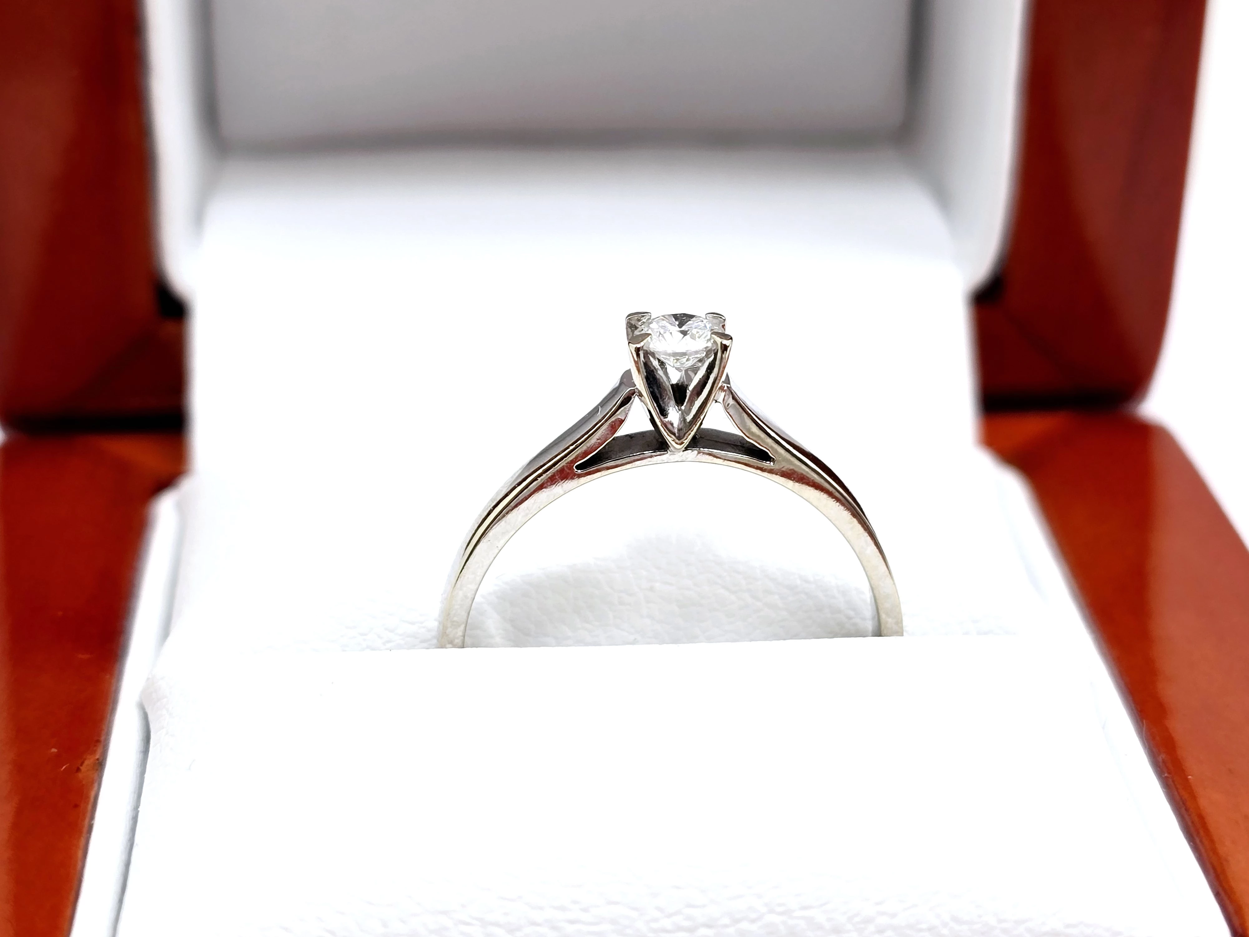 zloty-pierscionek-z-diamentem-018ct-pr585-r13-rozmiarsrednica-wew-mm-372-13