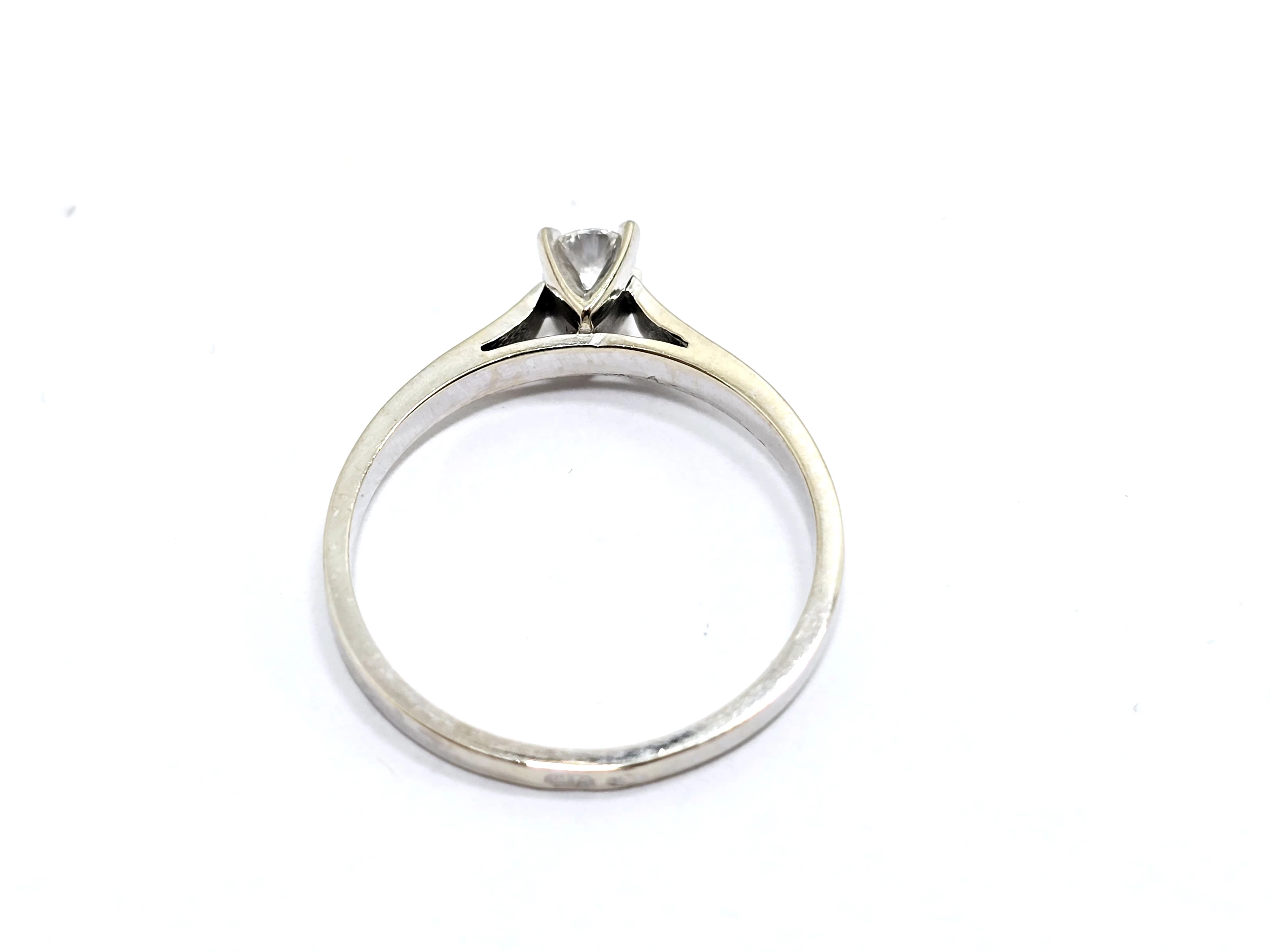 zloty-pierscionek-z-diamentem-018ct-pr585-r13-kolor-249512-1647429