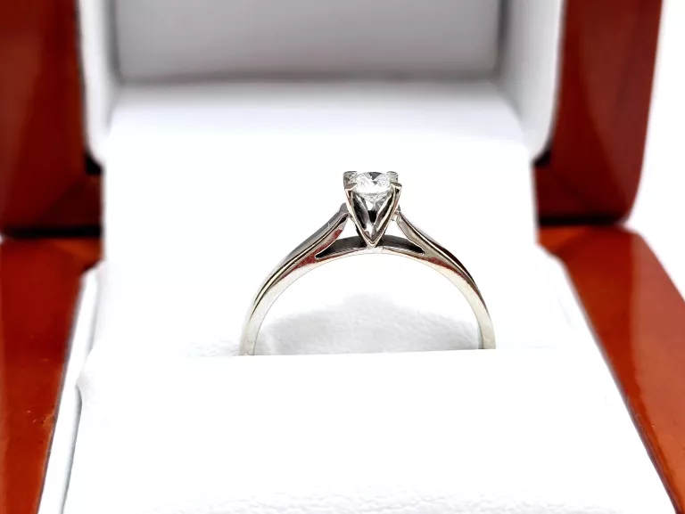 zloty-pierscionek-z-diamentem-018ct-pr585-r13-rozmiarsrednica-wew-mm-372-13