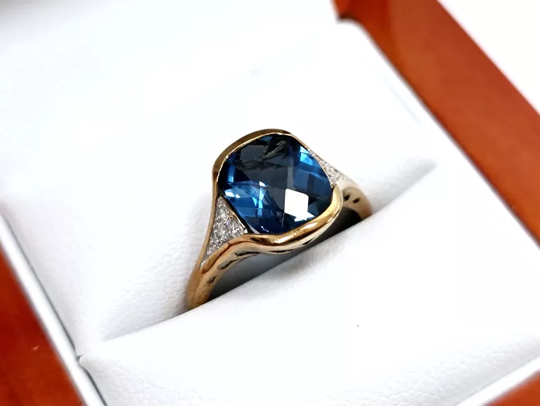 zloty-pierscionek-z-diamentami-oraz-topazem-pr333-r11-marka-248811-958954