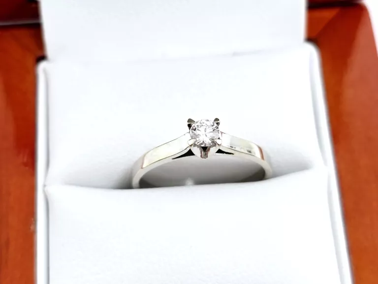 zloty-pierscionek-z-diamentem-018ct-pr585-r13-rozmiarsrednica-wew-mm-372-15