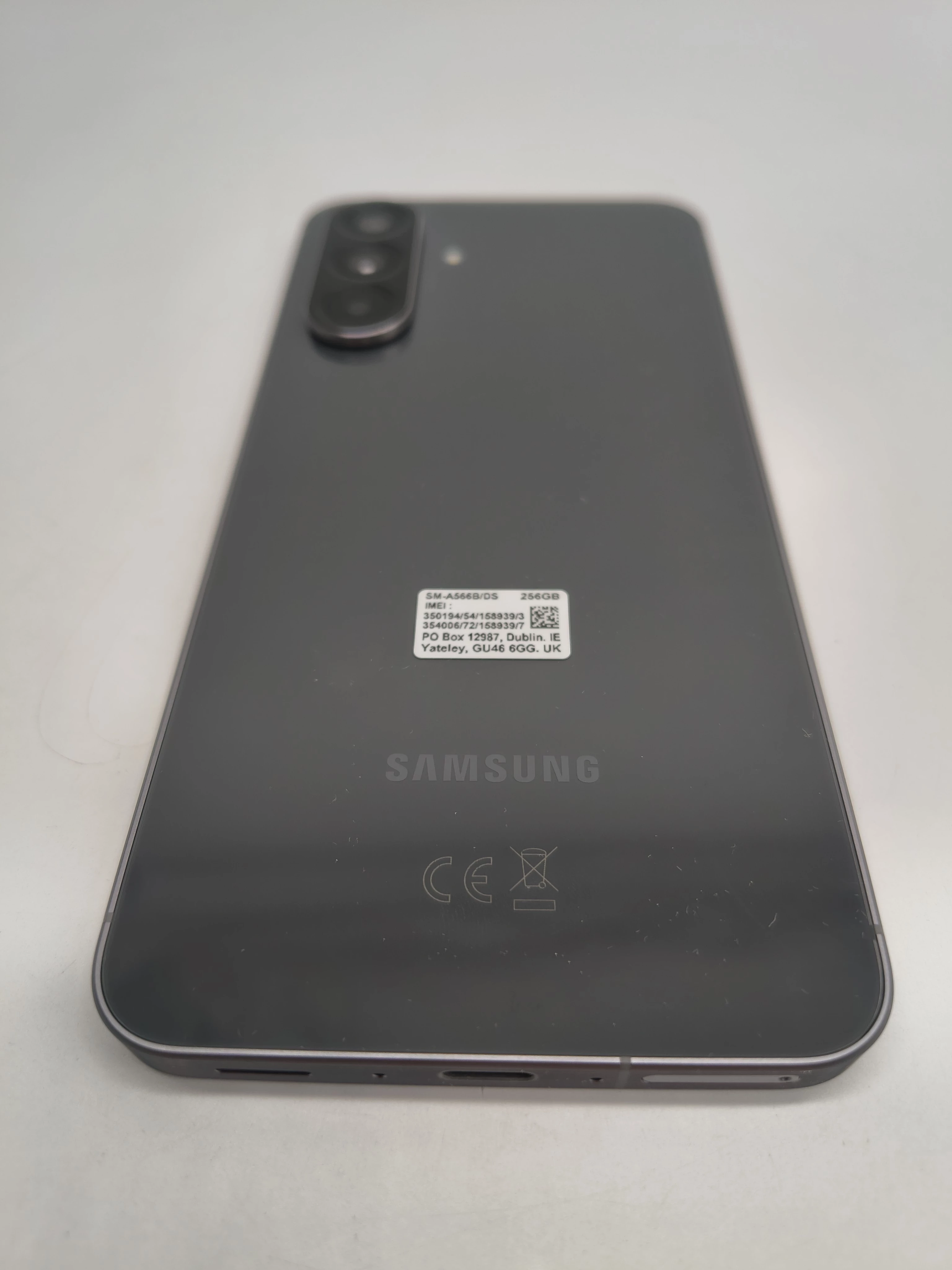 telefon-samsung-a56-5g-256gb-komplet-typ-202685-212929