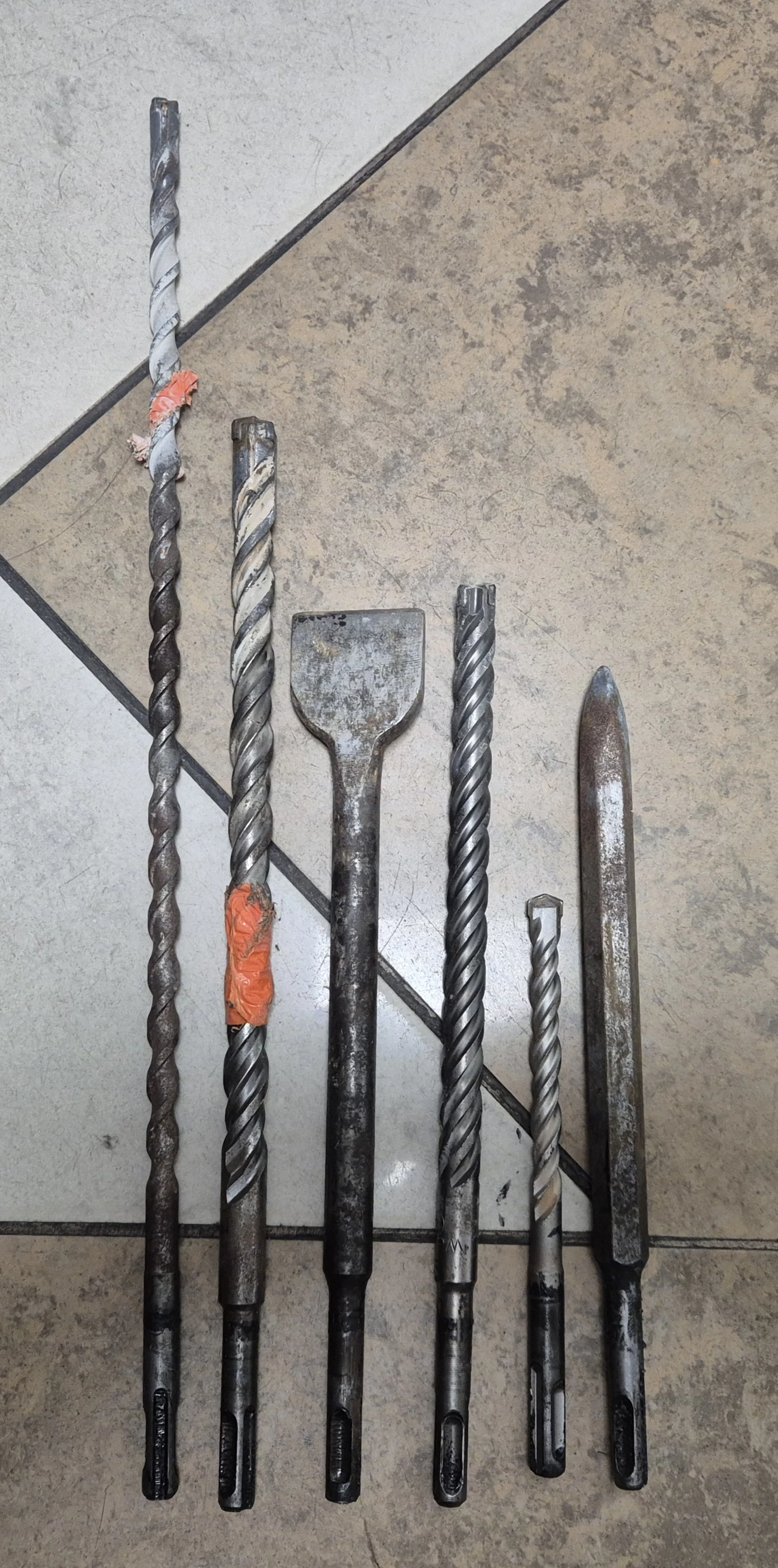 mlotowiertarka-dedra-ded-900-walizka-ean-gtin-5902628785008