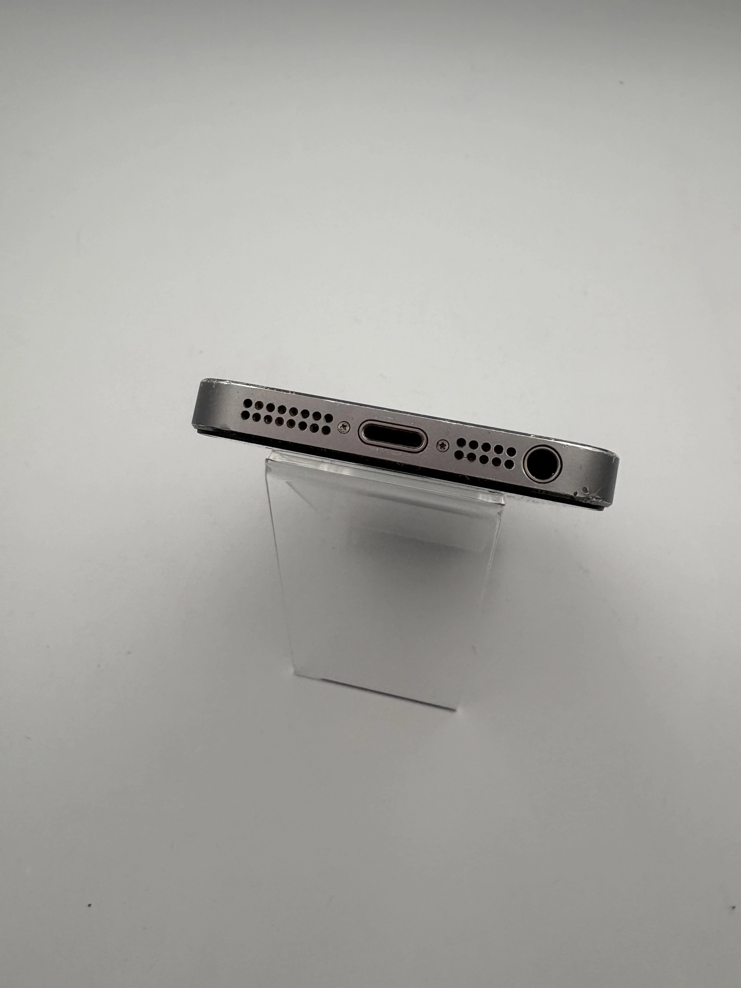 telefon-smartfon-apple-iphone-5s-1-gb-16-gb-4g-lte-szary-system-operacyjny-4388-7