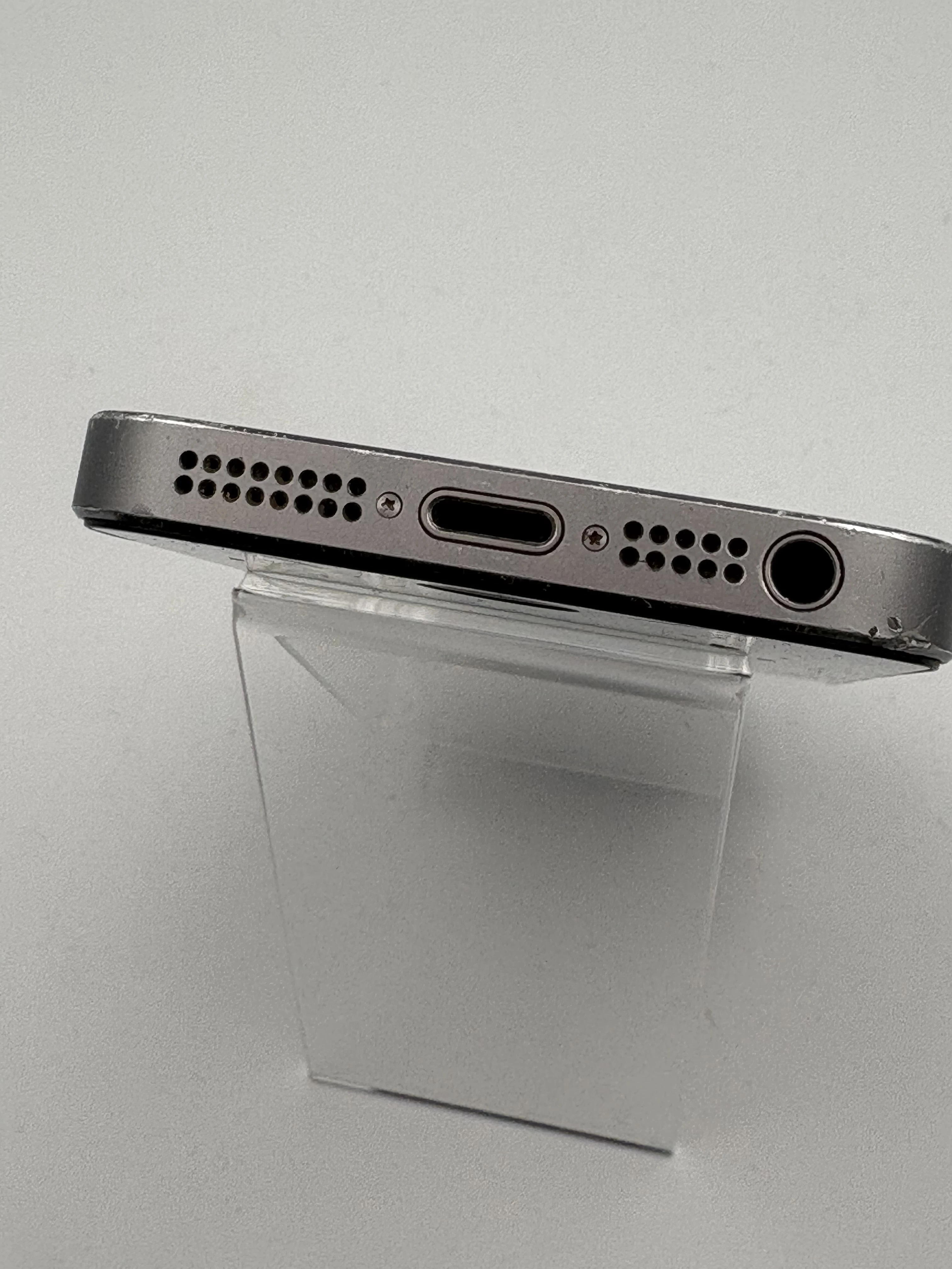 telefon-smartfon-apple-iphone-5s-1-gb-16-gb-4g-lte-szary-pojemnosc-akumulatora-1560