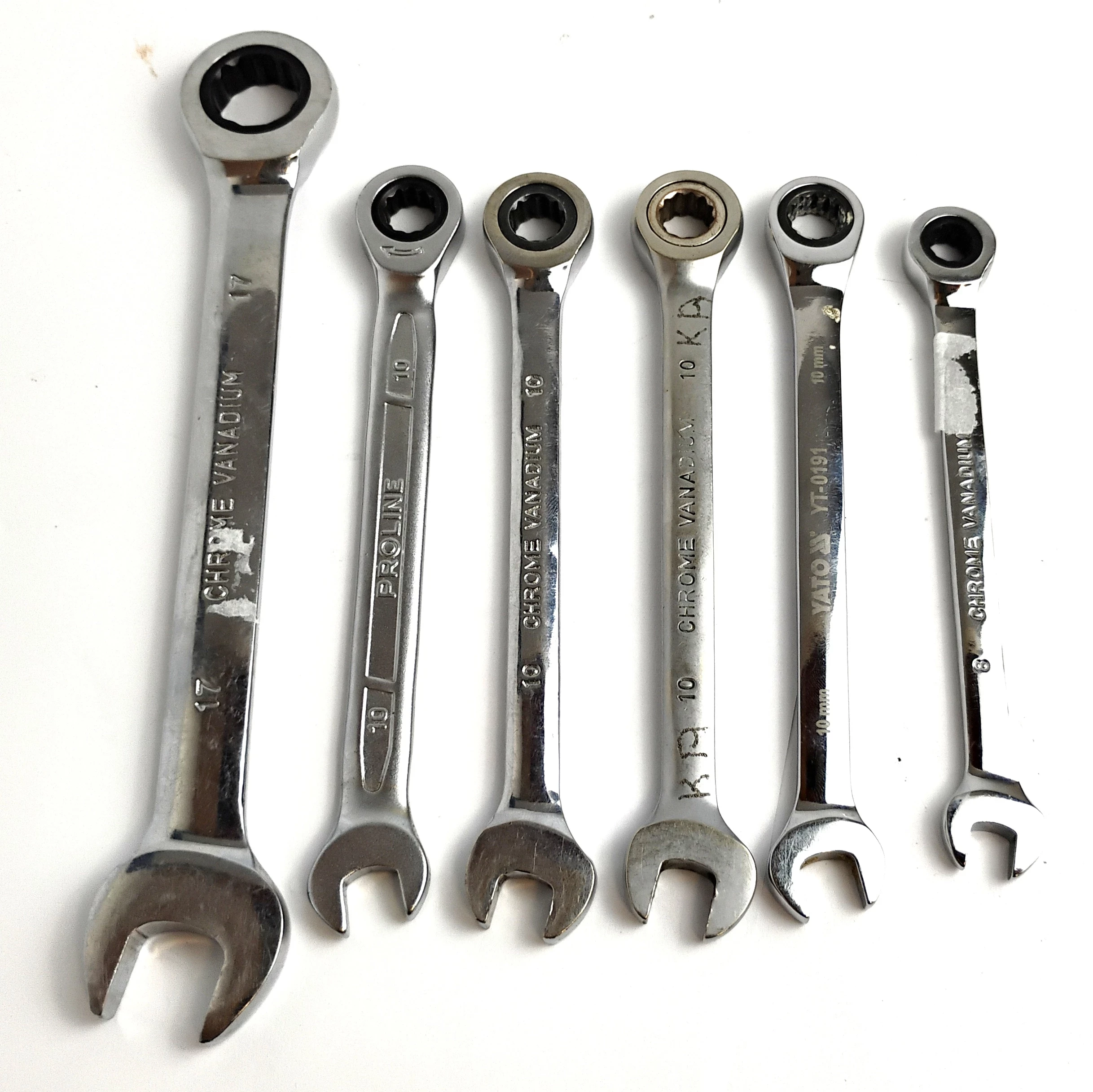 zestaw-kluczy-mix-aleja-jana-pawla-ii-9b-reda