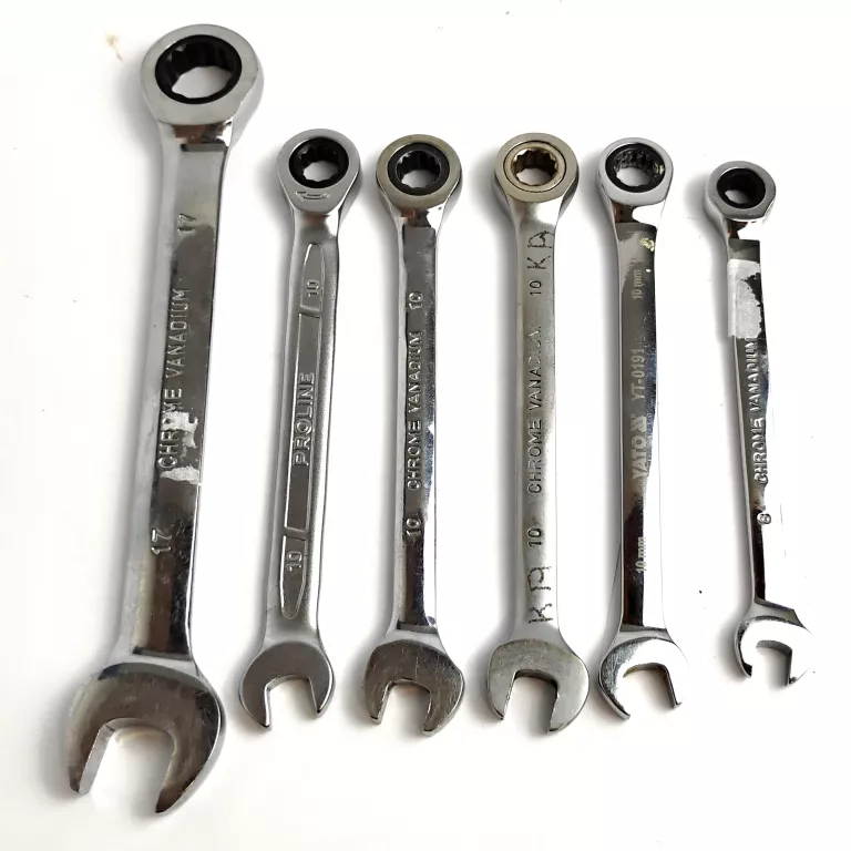 zestaw-kluczy-mix-aleja-jana-pawla-ii-9b-reda