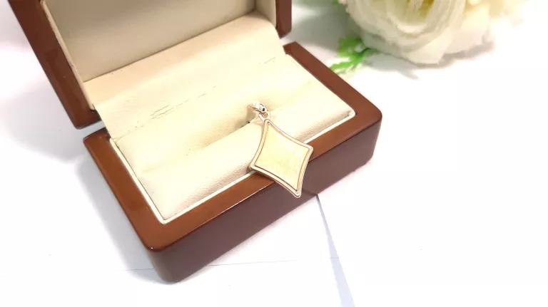 zlota-zawieszka-mboska-091-g-585-material-15835-2