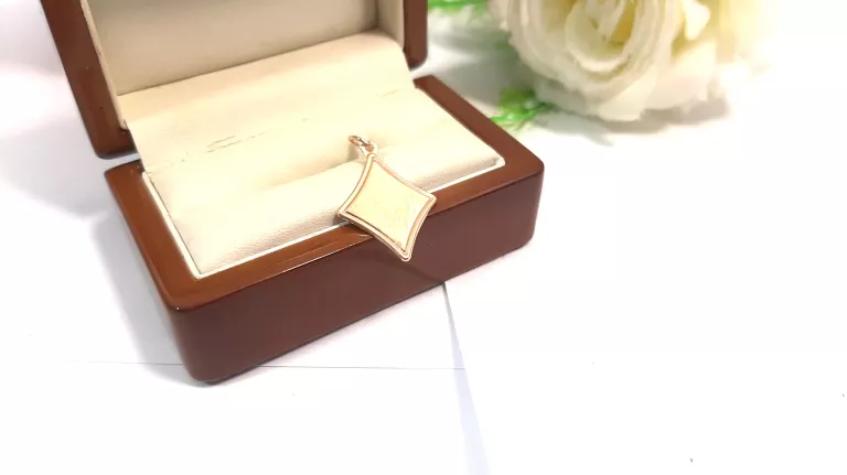 zlota-zawieszka-mboska-091-g-585-motyw-129129-21