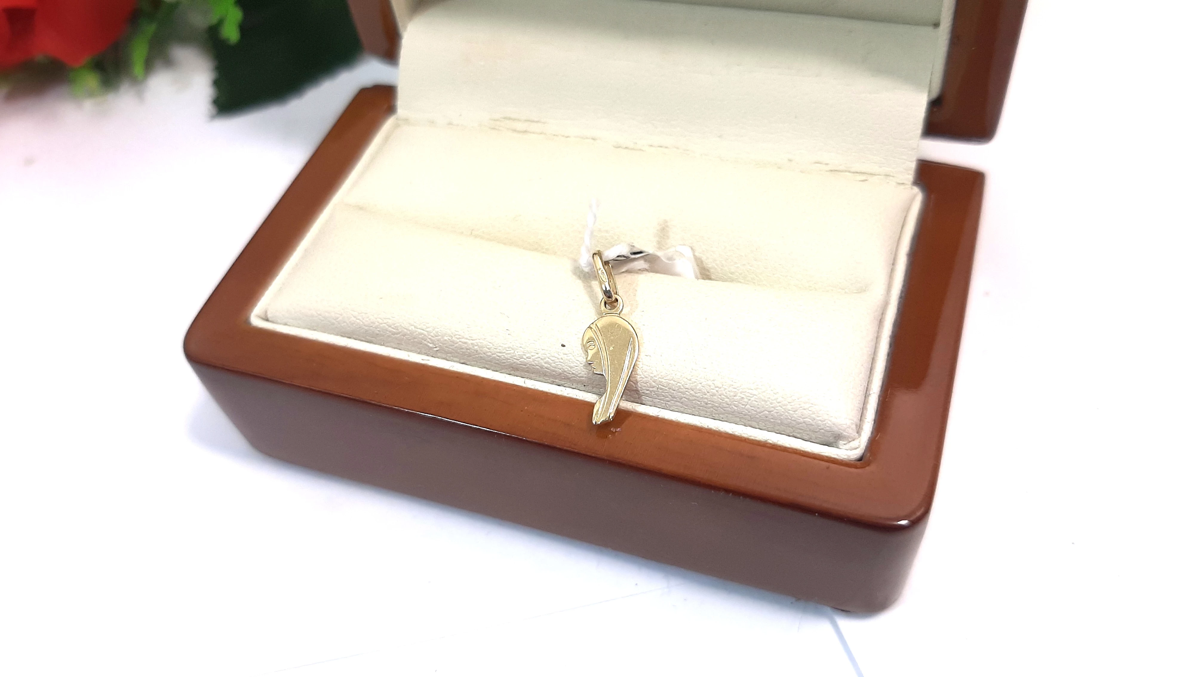 zlota-zawieszka-041-g-585-armii-krajowej-1a-goldap