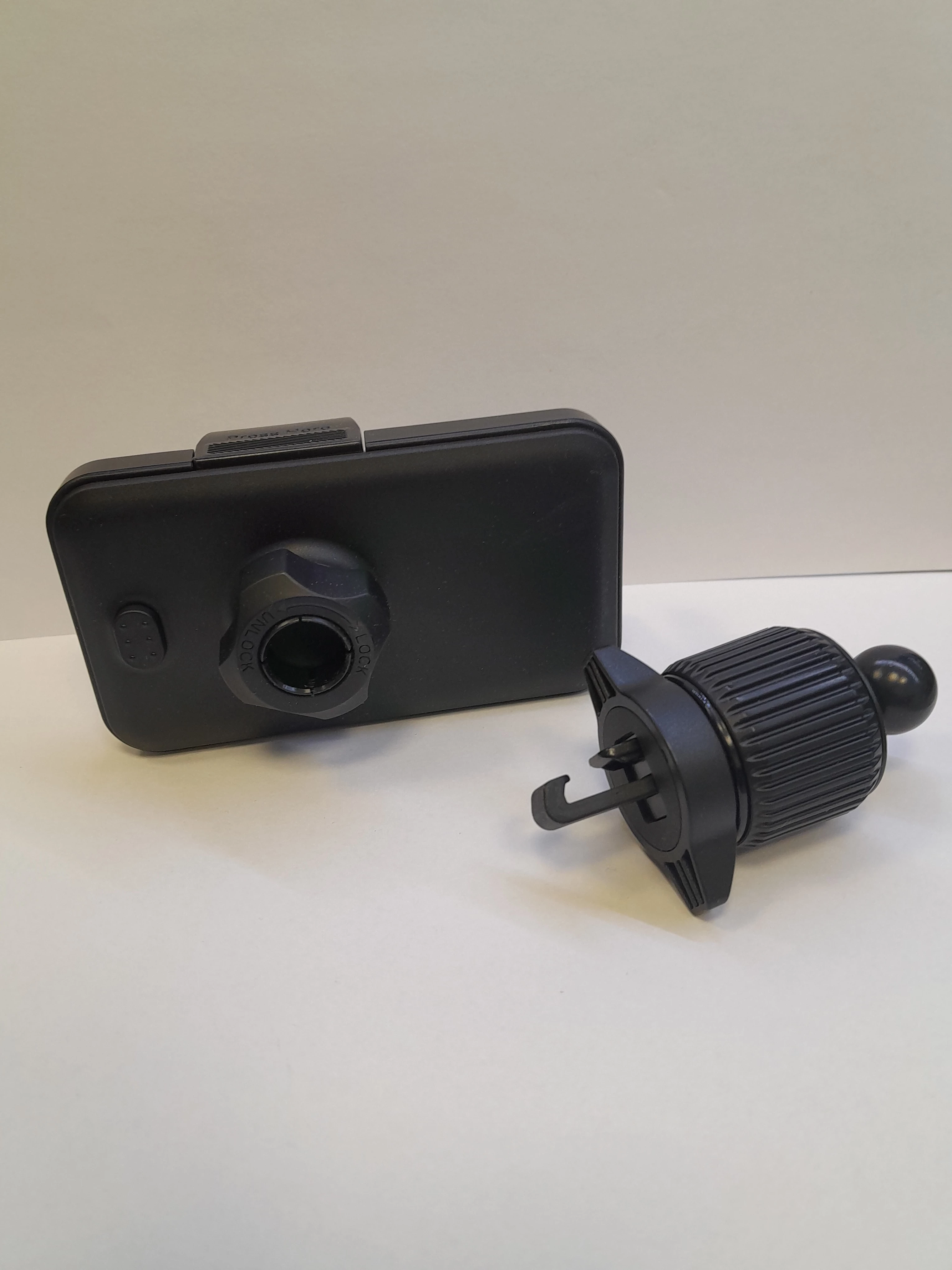 car-phone-mount-kosciuszki-10a1-braniewo