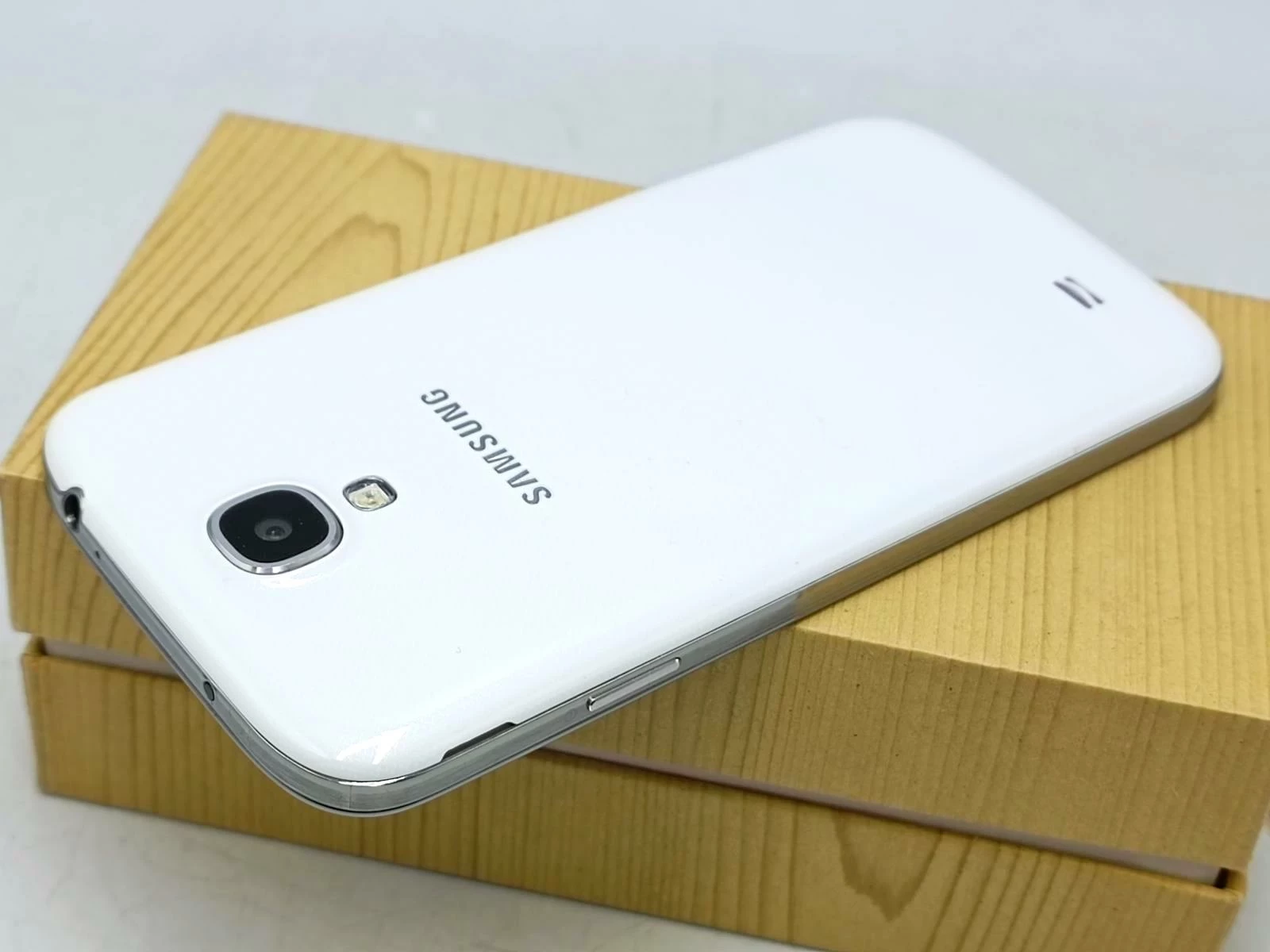 samsung-galaxy-s4-gt-i9506-przekatna-ekranu-500