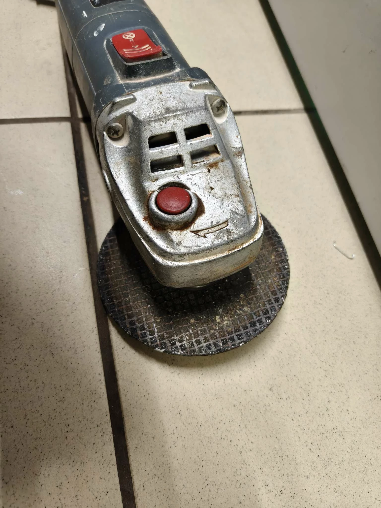 szlifierka-katowa-sieciowe-graphite-860w-230v-rodzaj-250123-1798302