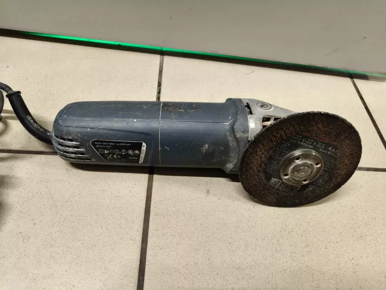 szlifierka-katowa-sieciowe-graphite-860w-230v-maksymalna-moc-86000