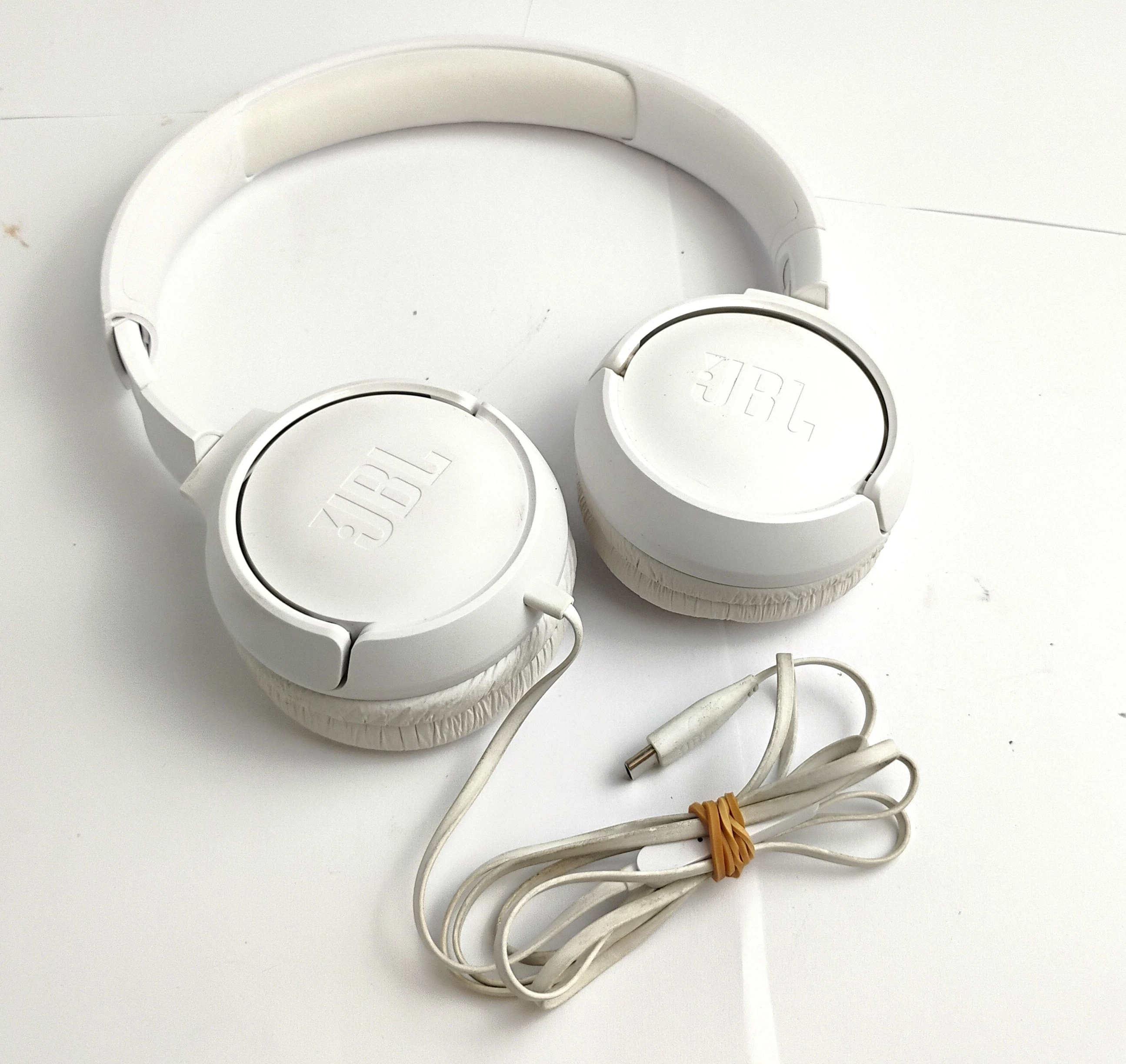 sluchawki-jbl-na-kablu-usb-c-tune520c-aleja-jana-pawla-ii-9b-reda