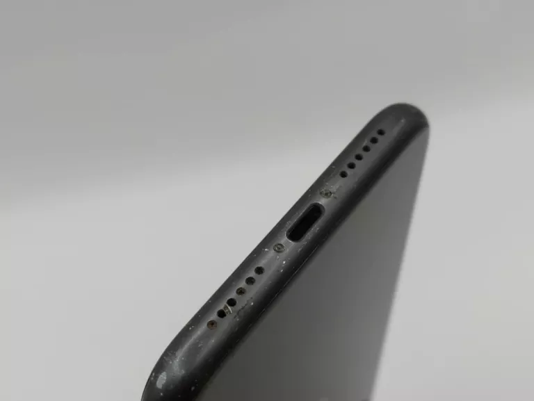 apple-iphone-11-256-gb-bateria-76-system-operacyjny-4388-7