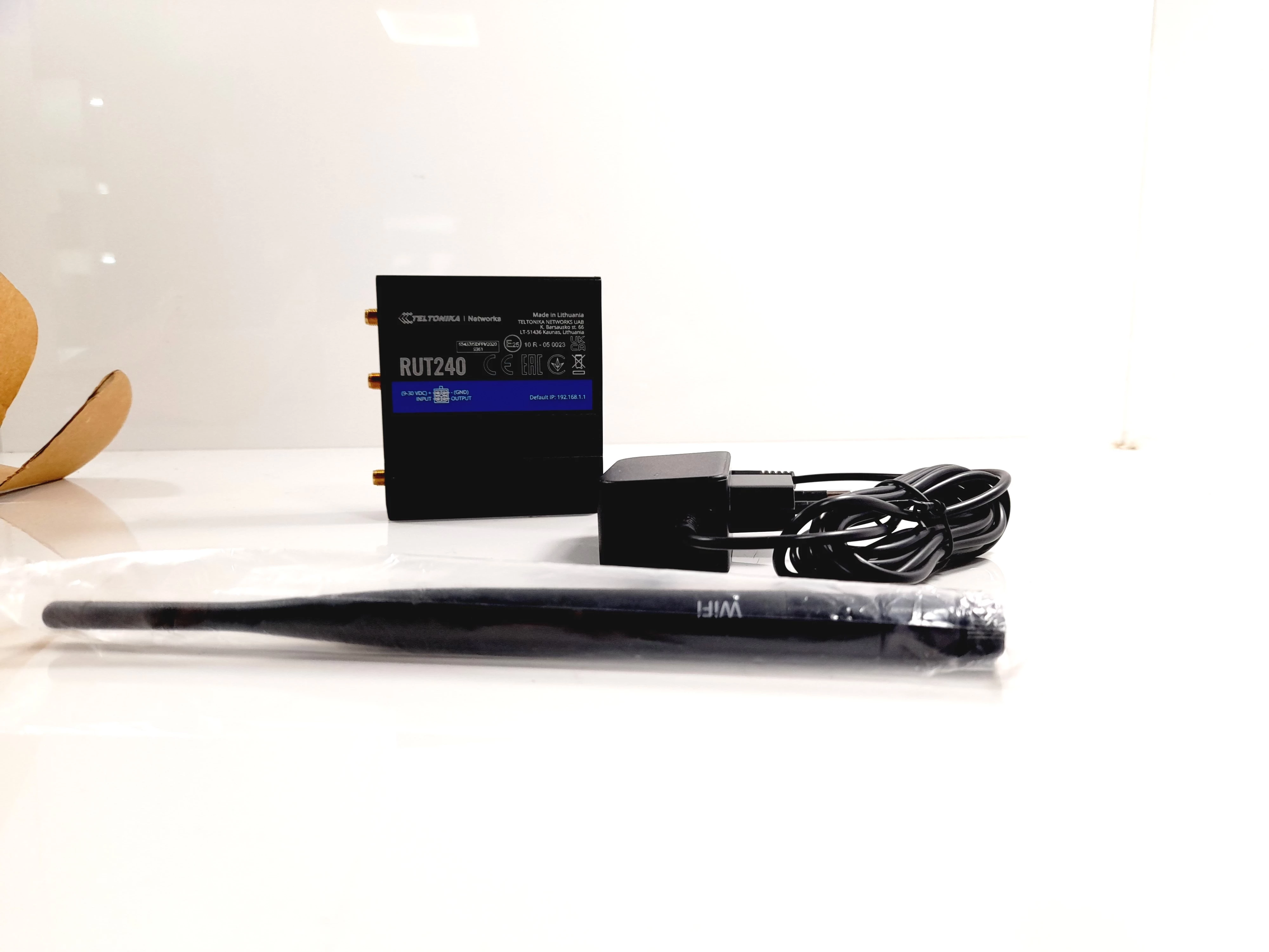 teltonika-rut240-kompaktowy-przemyslowy-router-lte-2xwan-sim-ean-gtin-4250605513931