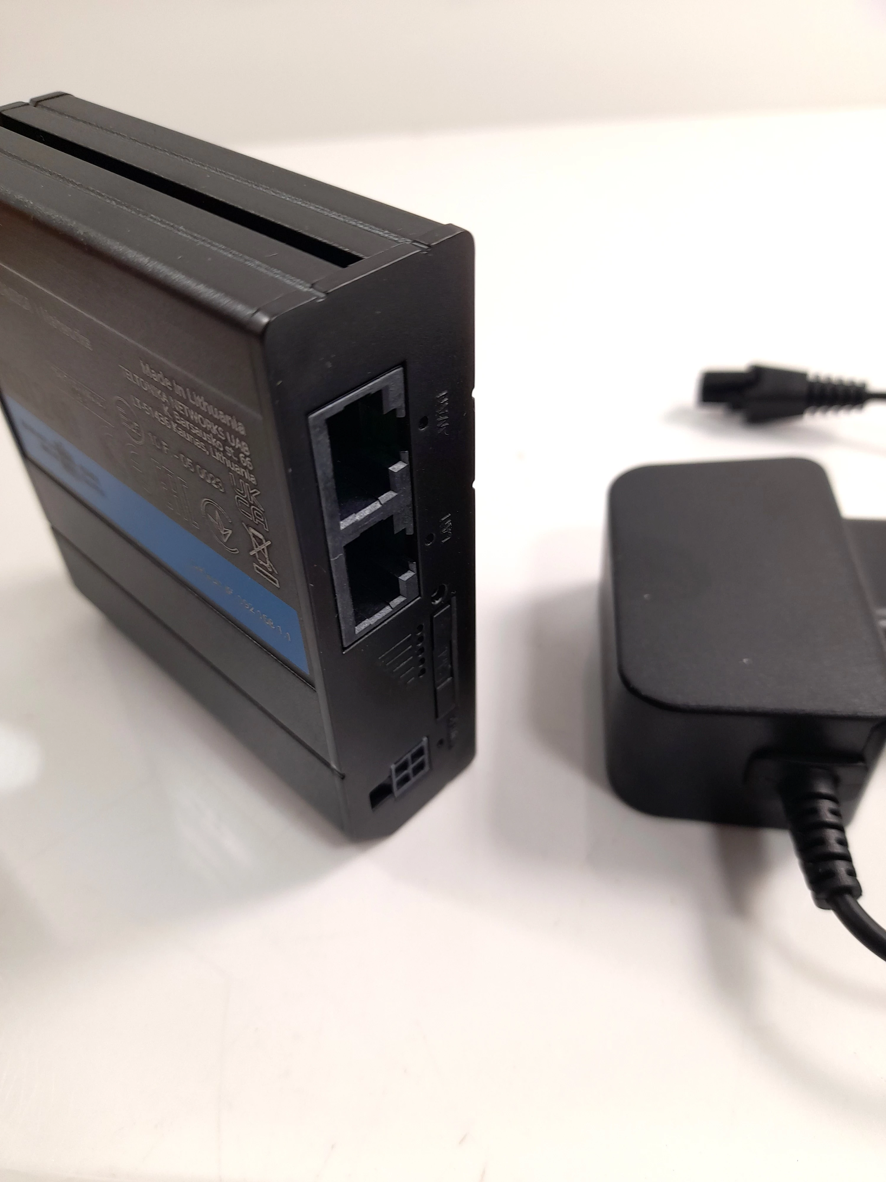 teltonika-rut240-kompaktowy-przemyslowy-router-lte-2xwan-sim-tryb-pracy-4449-256