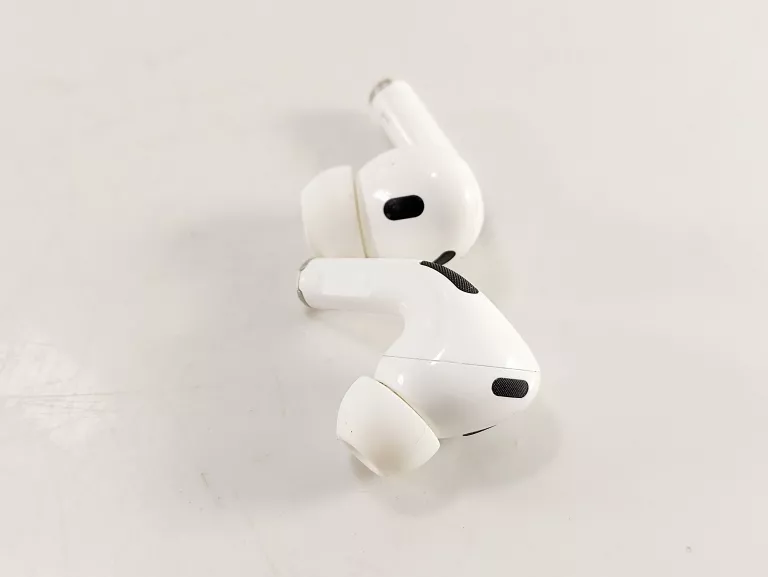 sluchawki-airpods-a2700-stan-11323-2