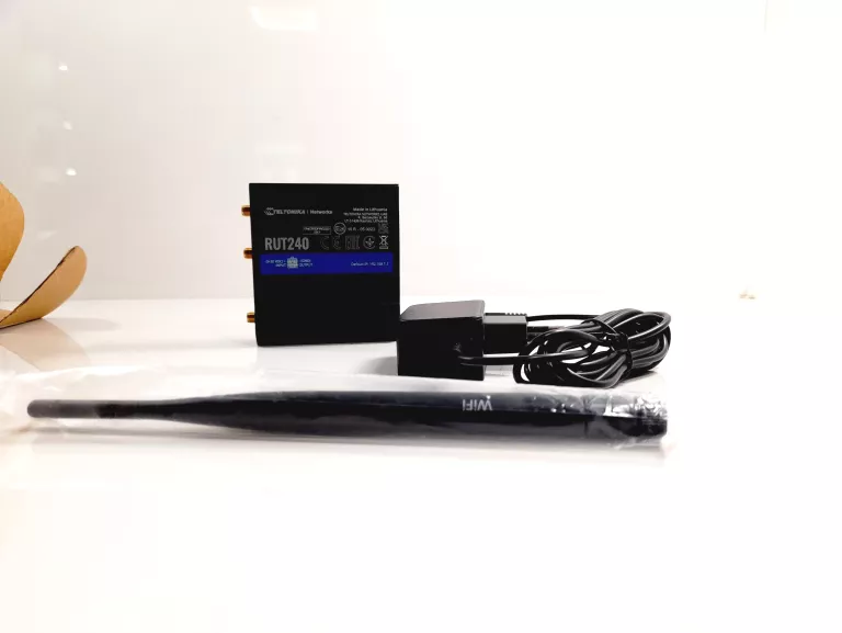 teltonika-rut240-kompaktowy-przemyslowy-router-lte-2xwan-sim-ean-gtin-4250605513931