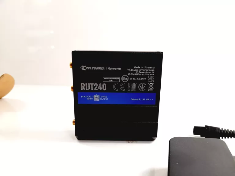 teltonika-rut240-kompaktowy-przemyslowy-router-lte-2xwan-sim-poludniowa-38-przezmierowo-ska