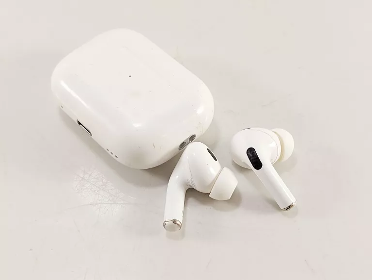 sluchawki-airpods-a2700-starolecka-63-poznan-x