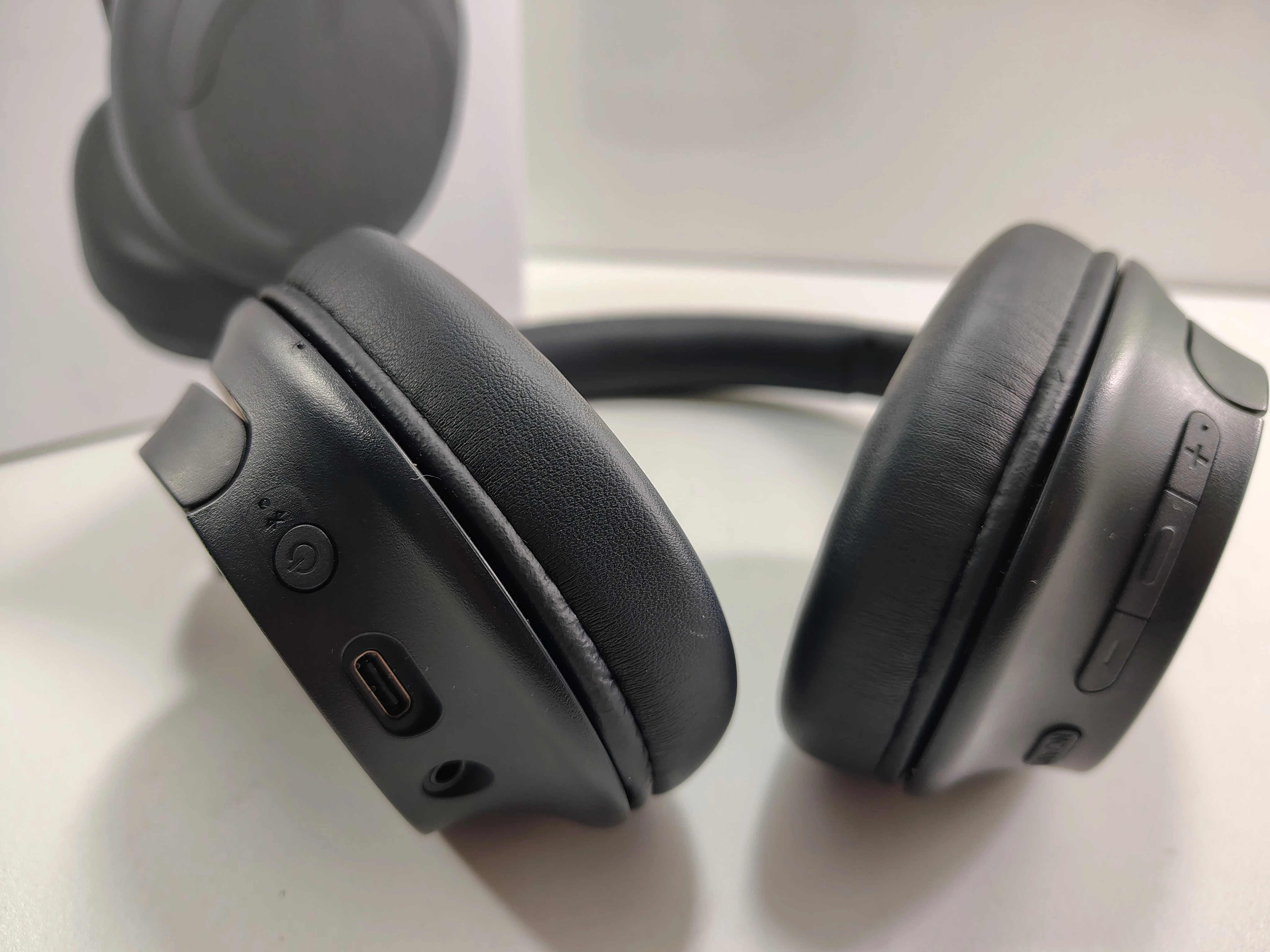 sluchawki-nauszne-bt-sony-wh-ch720n-ean-gtin-027242919419