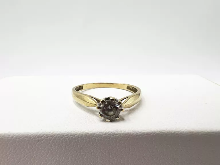 zloty-pierscionek-z-kamieniem-p333145gr14-material-dominujacy-223721-131072