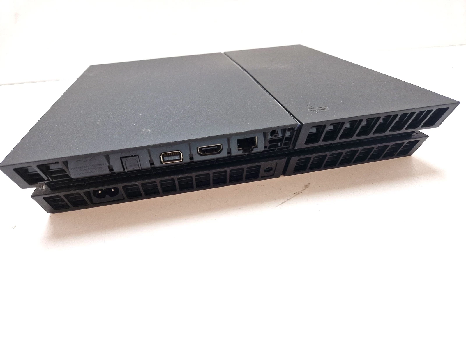 konsola-ps4-clasic-2-pady-1tb-okab-wersja-130590-1