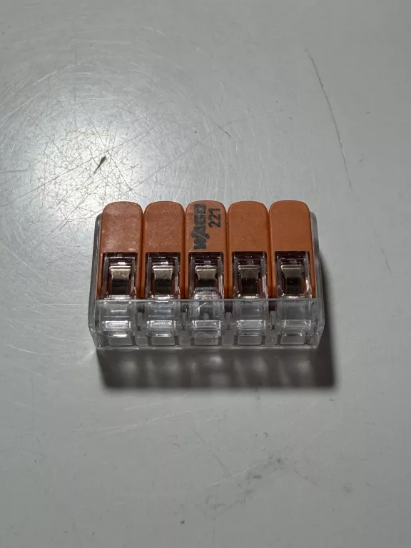 szybkozlaczki-wago-5x02-4mm-31-szt-armii-krajowej-38-tczew