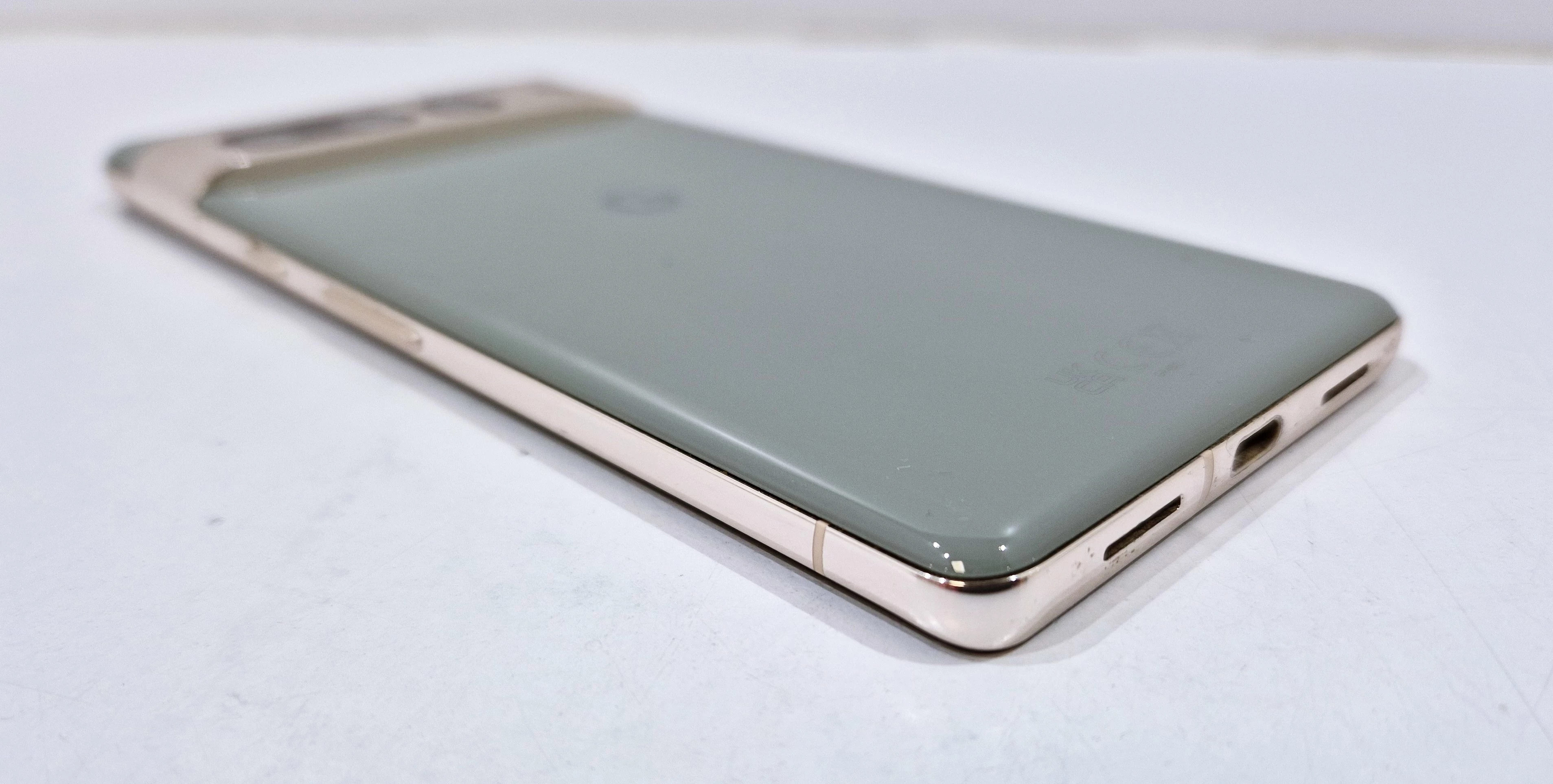 telefon-google-pixel-7-pro-12128-gb-przekatna-ekranu-670