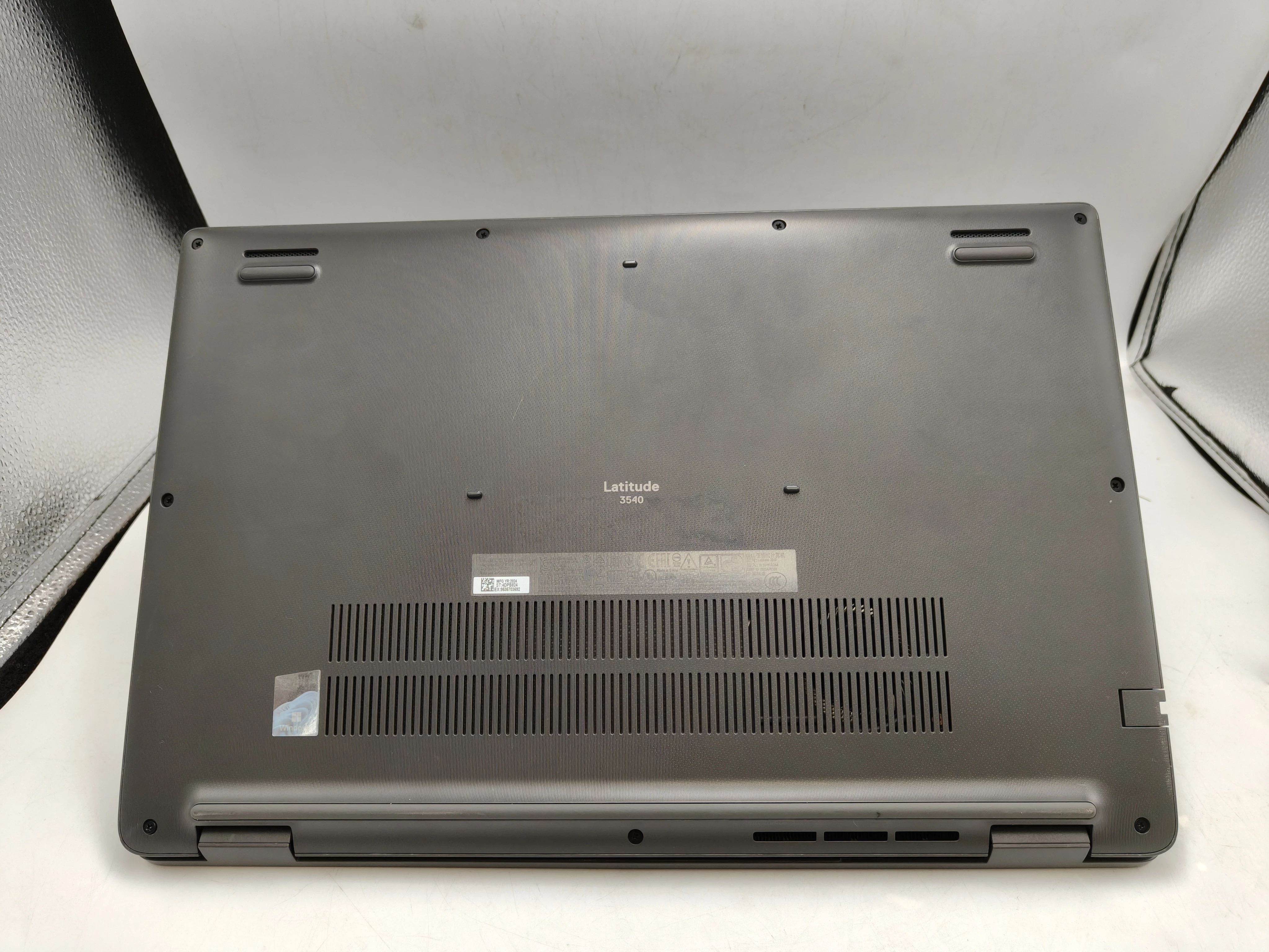 laptop-dell-latitude-3540-i5-1335u-16gb-512gb-ssd-przekatna-ekranu-1560