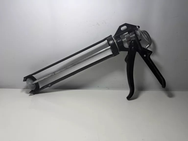 pistolet-do-silikonu-czarny-armii-krajowej-38-tczew