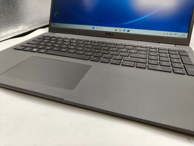 laptop-dell-latitude-3540-i5-1335u-16gb-512gb-ssd-ean-gtin-5904305205793