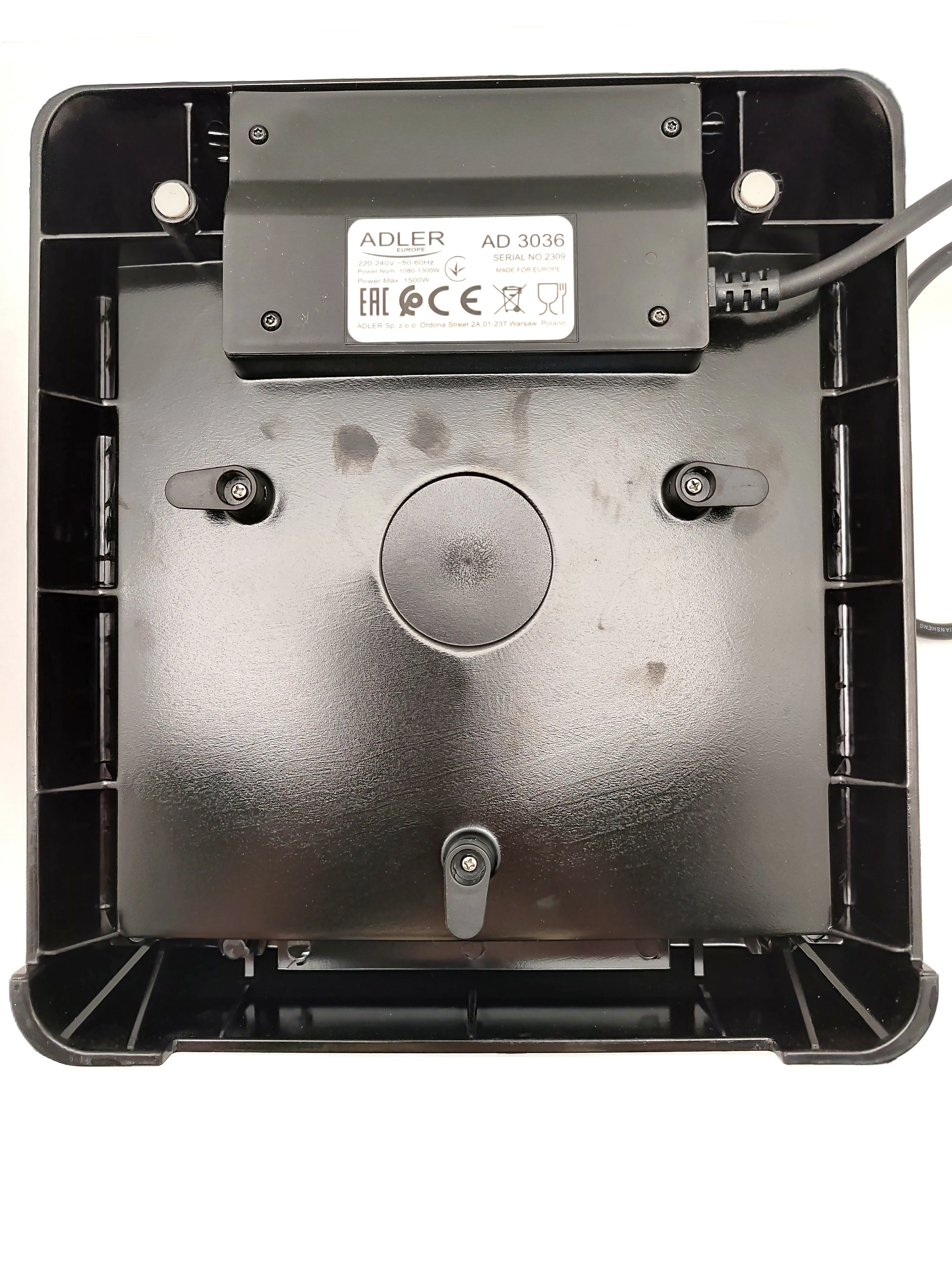 gofrownica-na-4-duze-gofry-chrupiace-xxl-solidna-gruba-kratka-1500w-adler-kod-producenta-ad3036