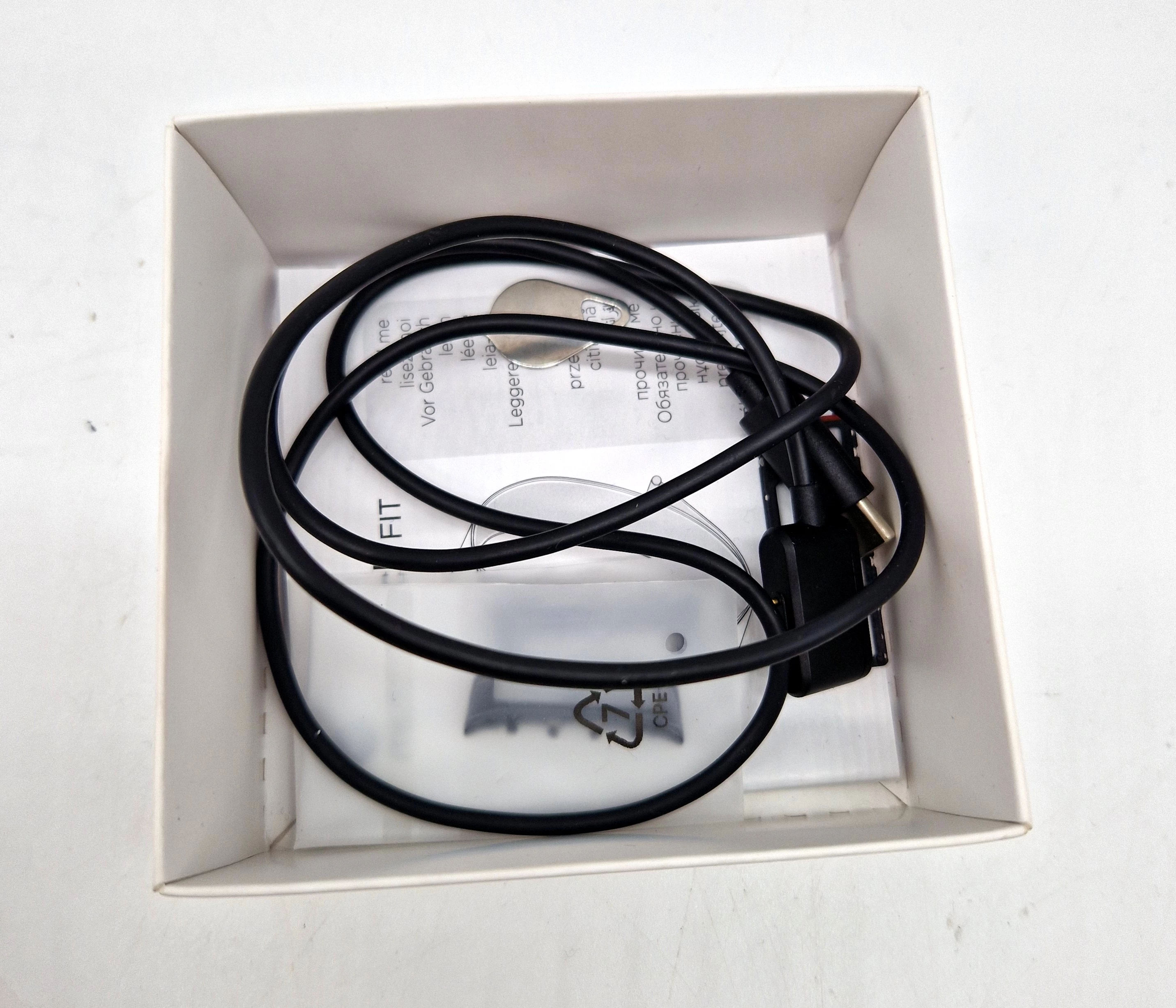 smartwatch-moto-watch-pudelko-ladowarka-stan-11323-2