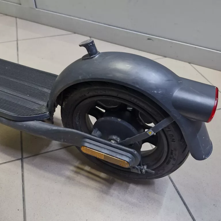 hulajnoga-elektryczna-navee-v25-stan-11323-2