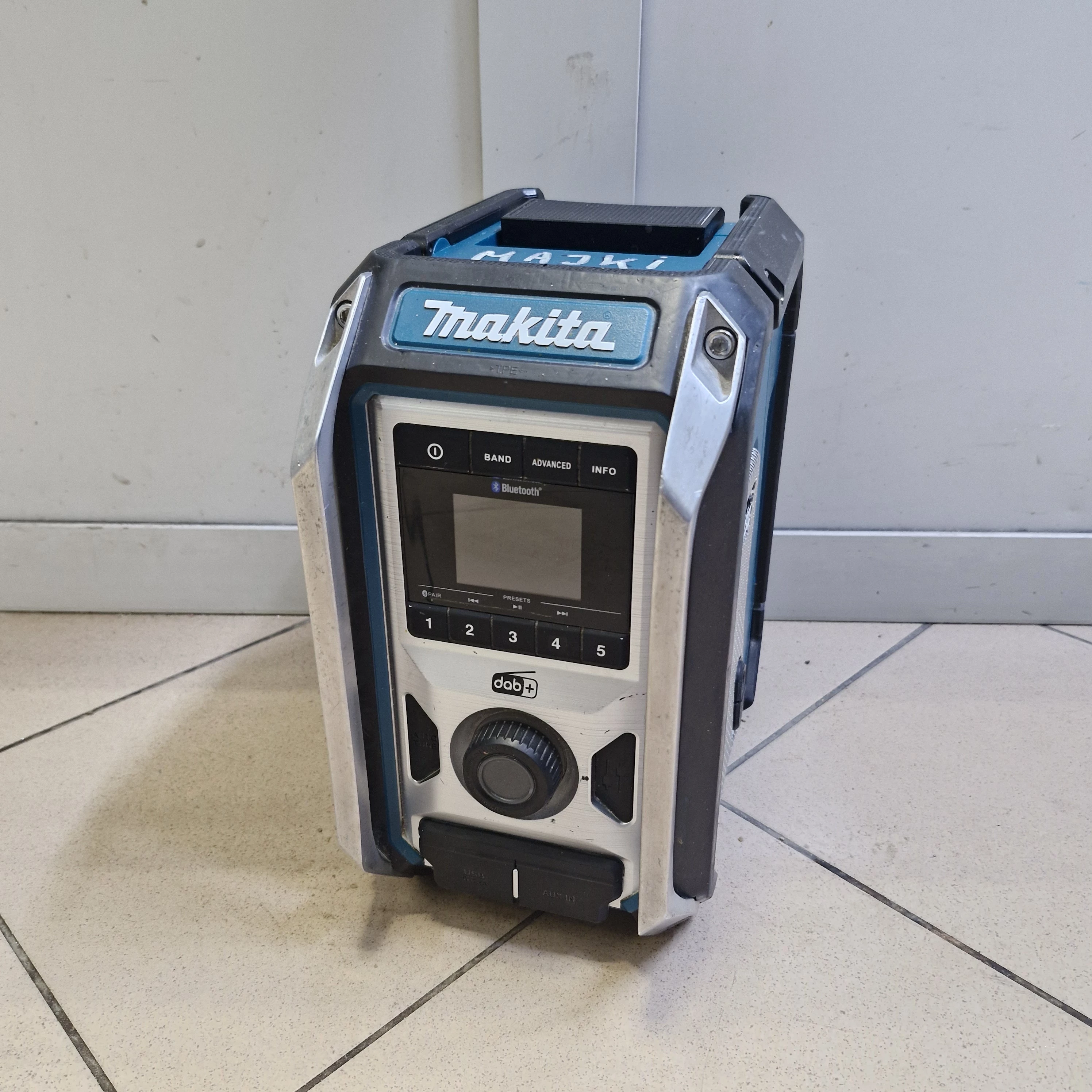 radio-budowlane-makita-dmr115-z-akumulatorem-18v-5ah-ean-gtin-088381886949