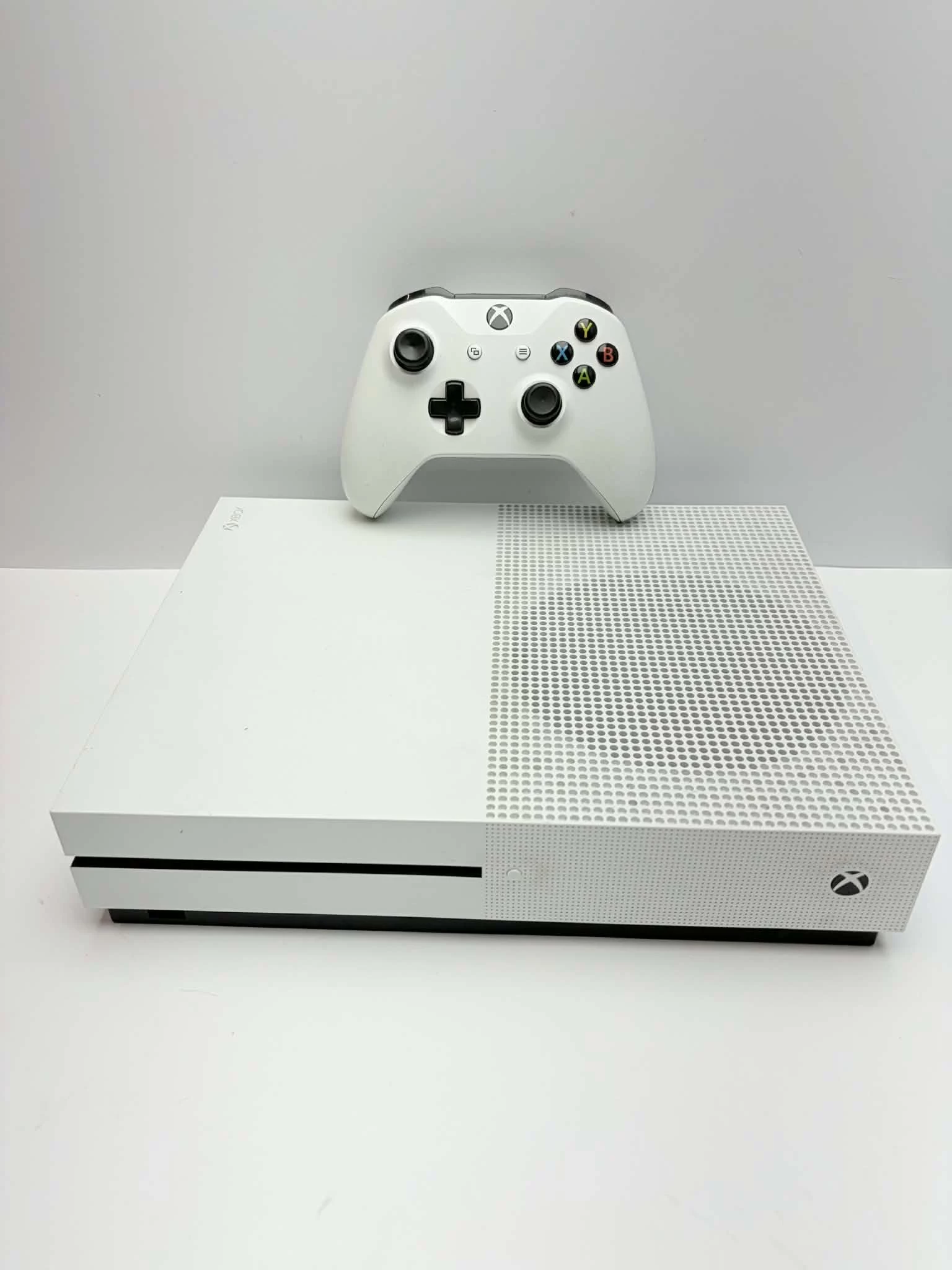 konsola-xbox-one-s-pad-kolbe-1a-pila