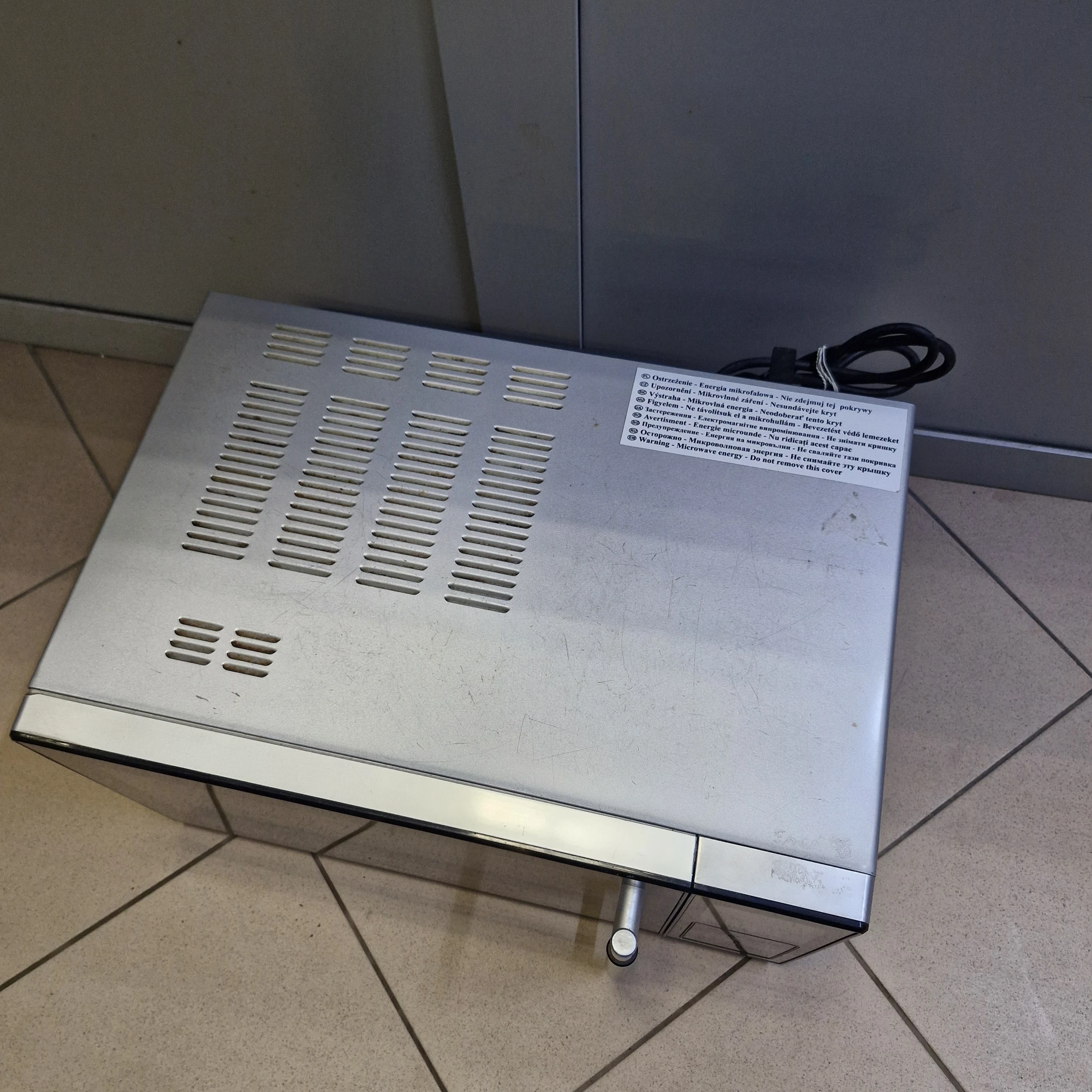 kuchenka-mikrofalowa-z-grillem-zelmer-mw4163ls-moc-mikrofal-900