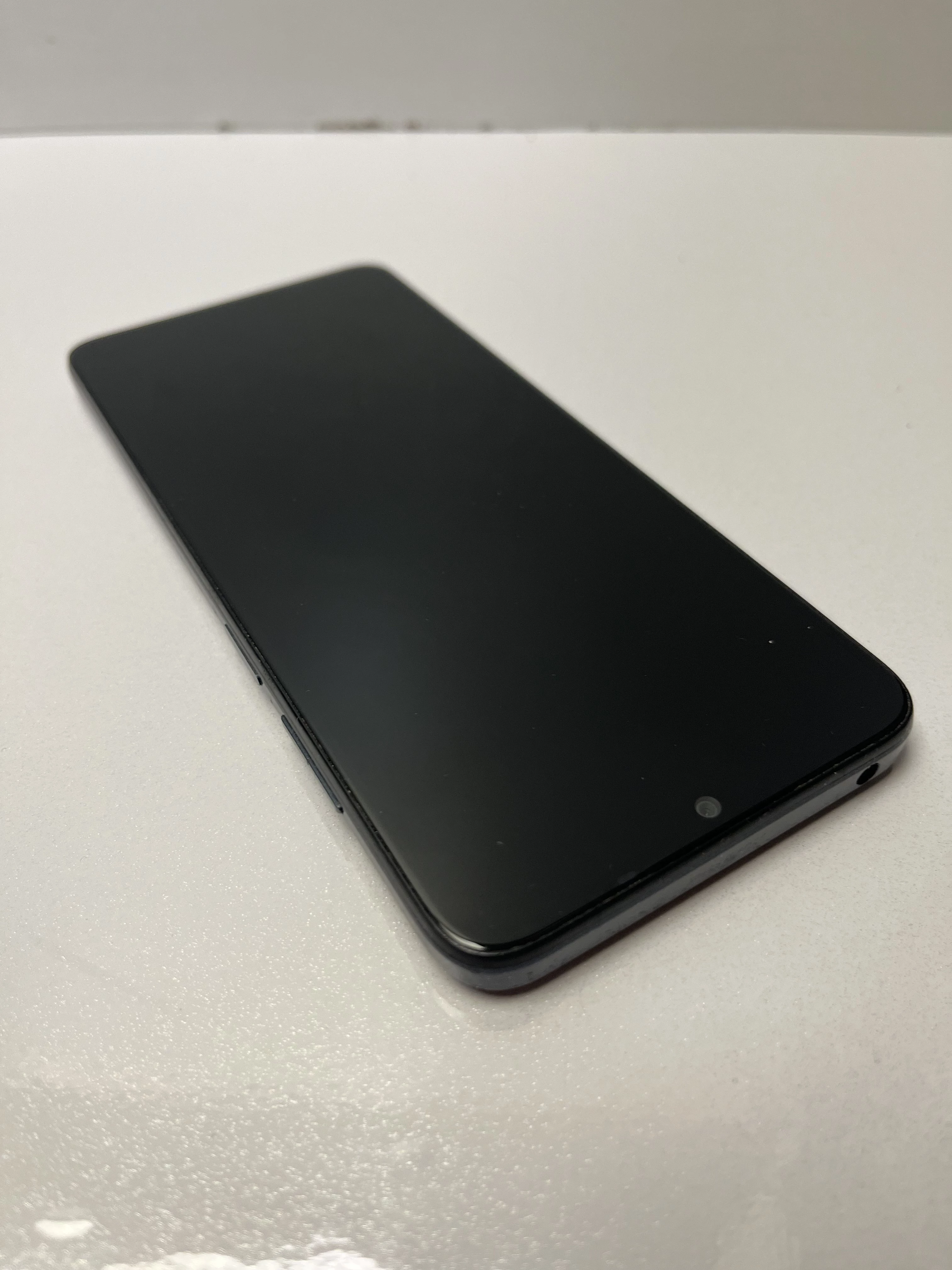 telefon-moto-e22-464gb-kod-producenta-pavc0001pl