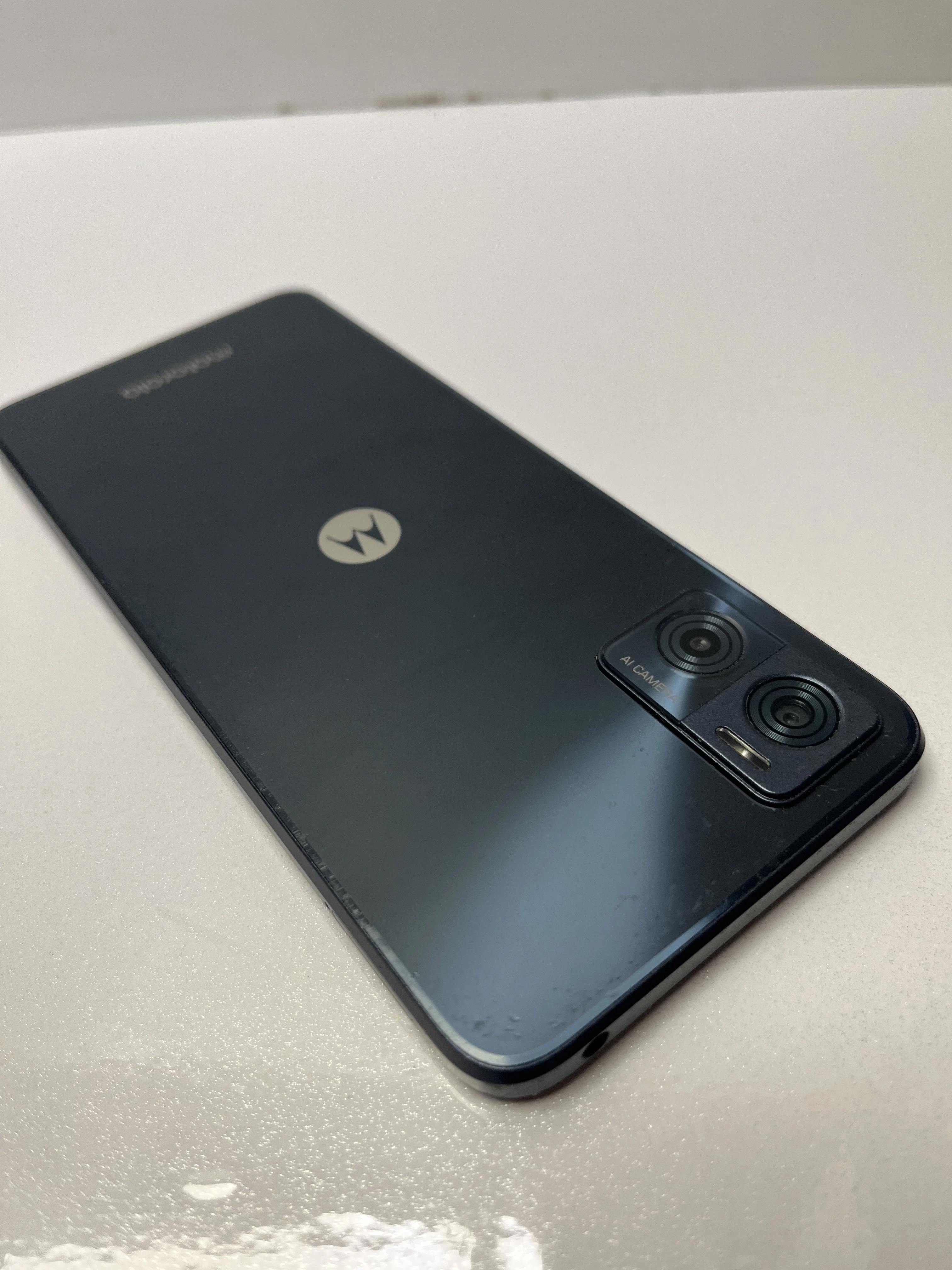 telefon-moto-e22-464gb-stan-11323-2