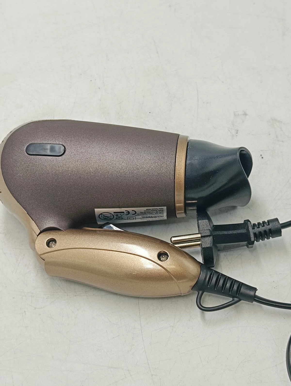 suszarka-do-wlosow-lucznik-hd-212-1200-w-liczba-zakresow-temperatury-1