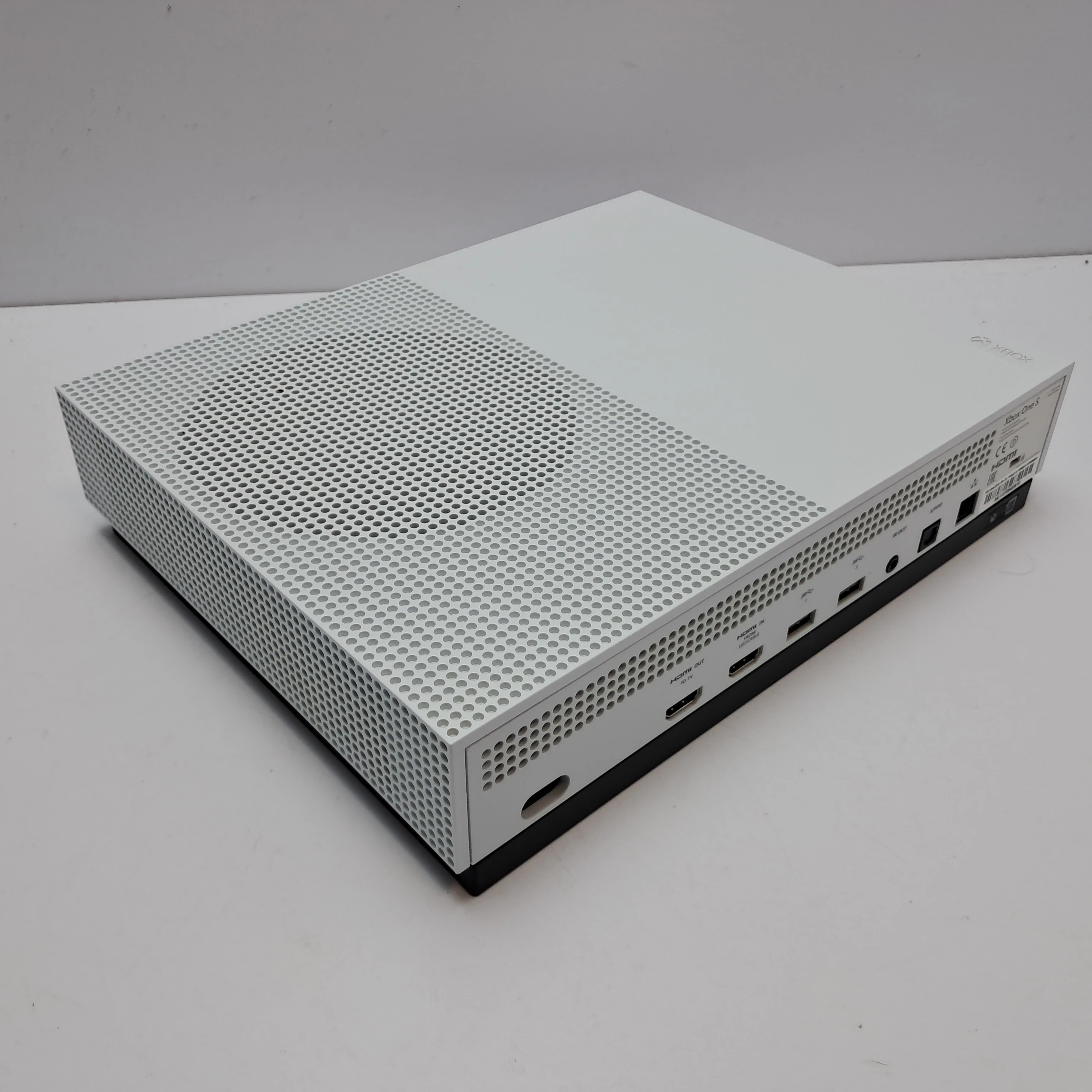 konsola-xbox-one-s-liczba-kontrolerow-w-zestawie-205994-225550