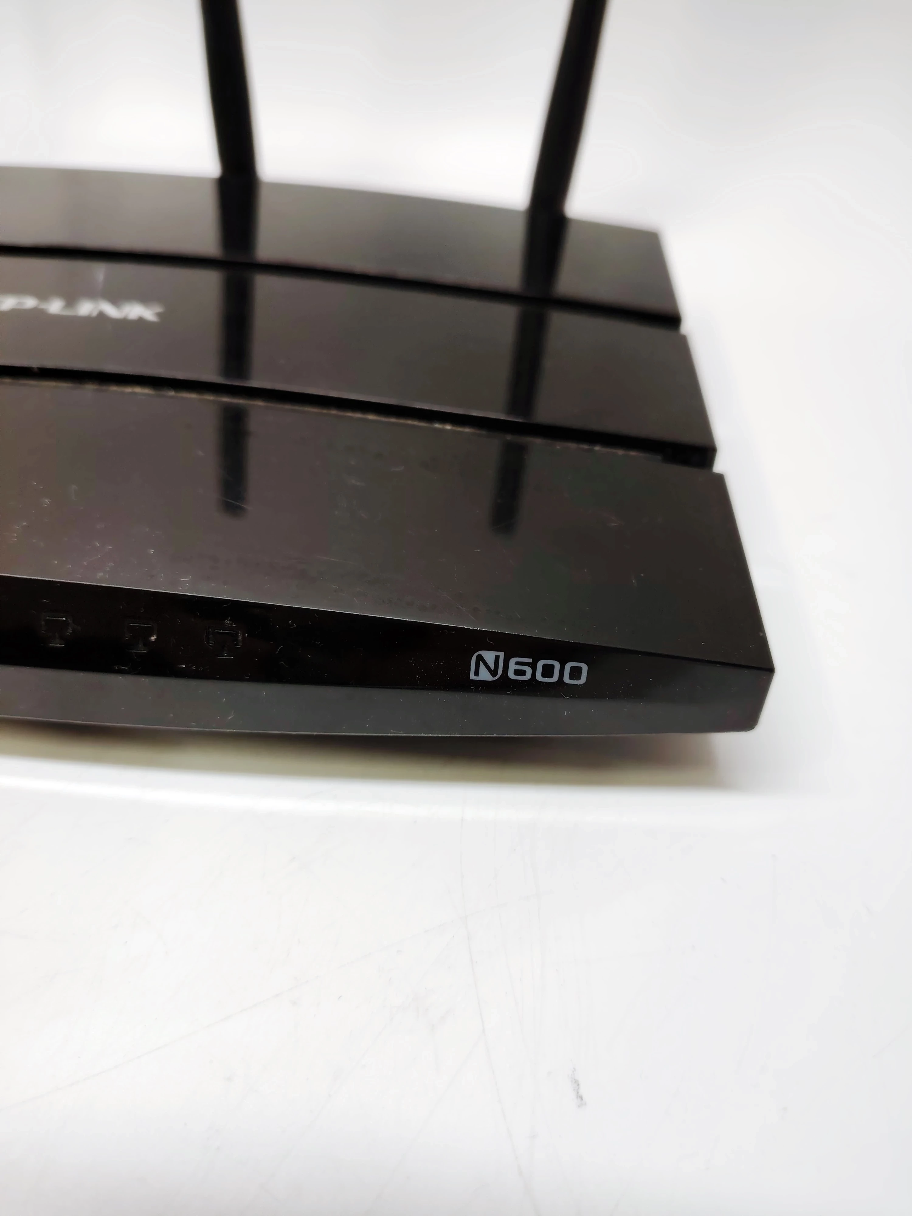 dwupasmowy-bezprzewodowy-routermodem-adsl2-n600-ean-gtin-6935364060886