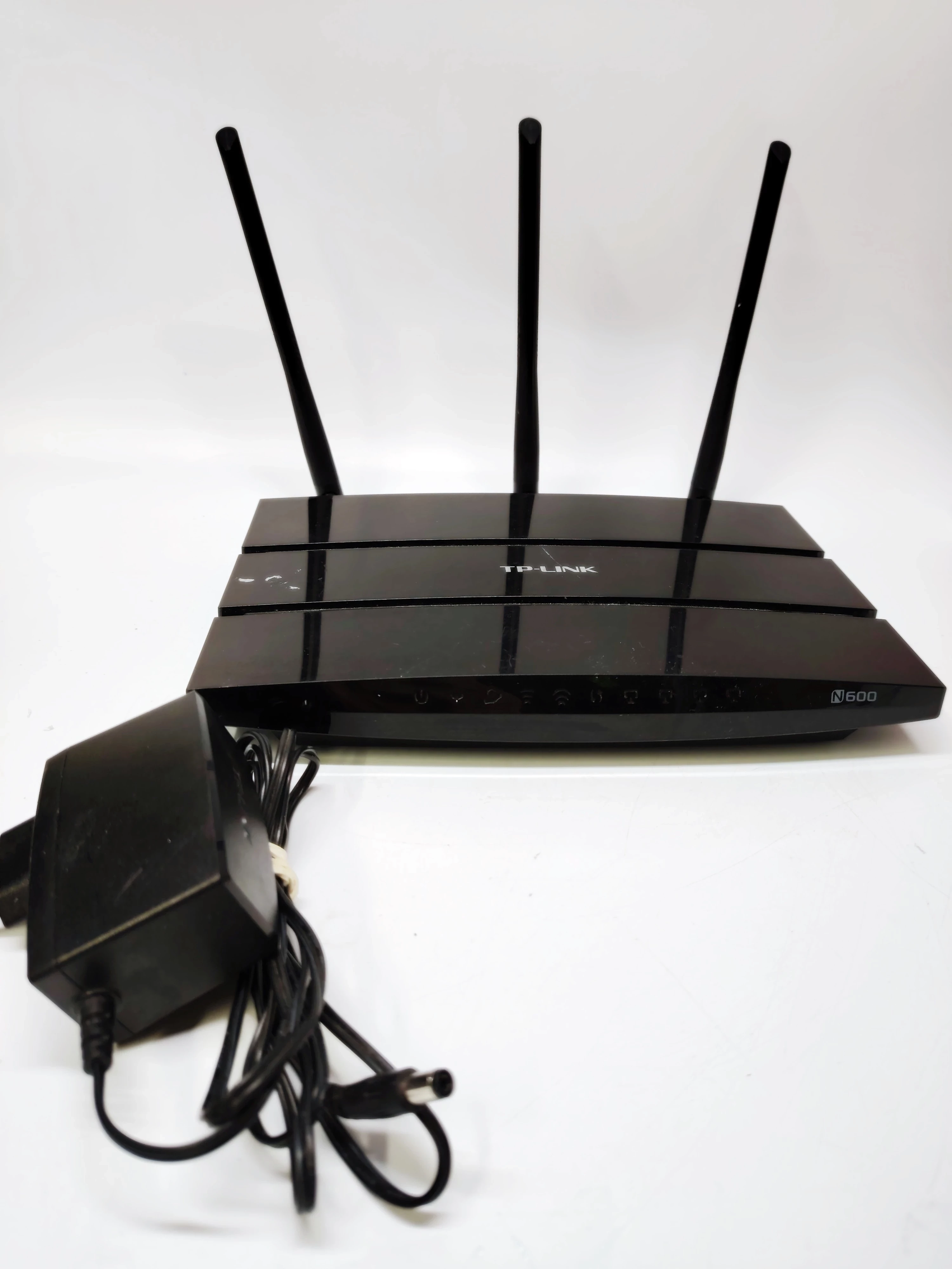 dwupasmowy-bezprzewodowy-routermodem-adsl2-n600-batorego-12-sj-skierniewice