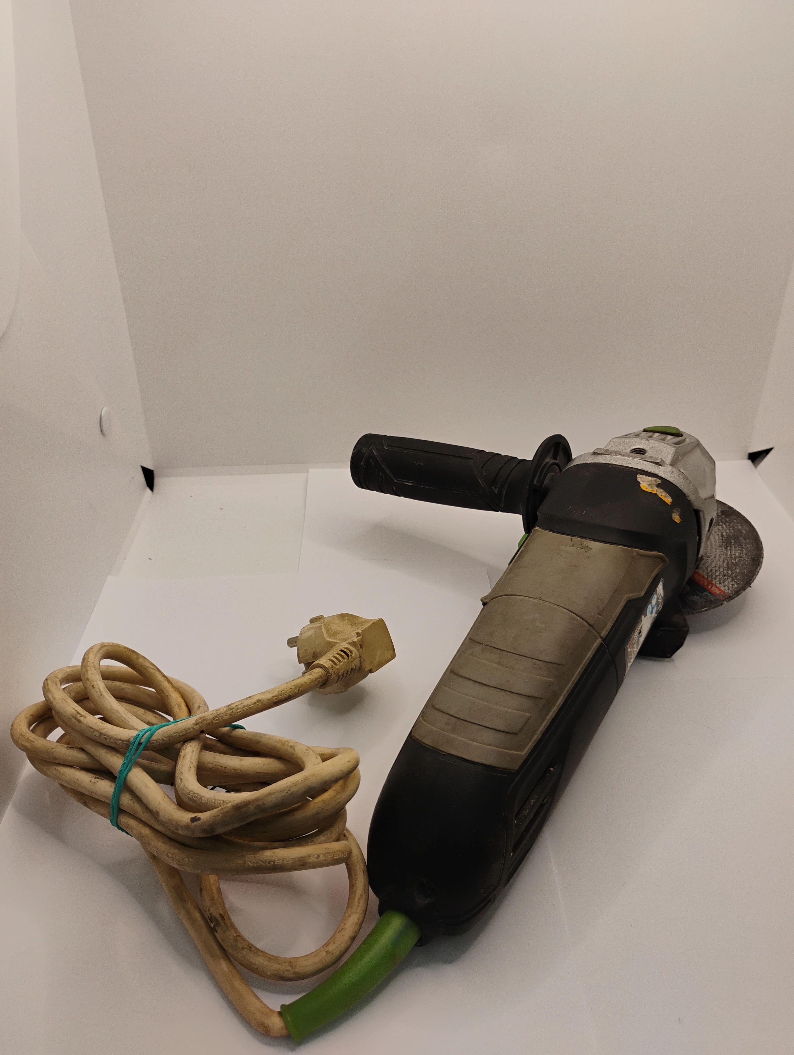 szlifierka-katowa-niteo-tools-ag0066-710w-ean-gtin-5903050795382